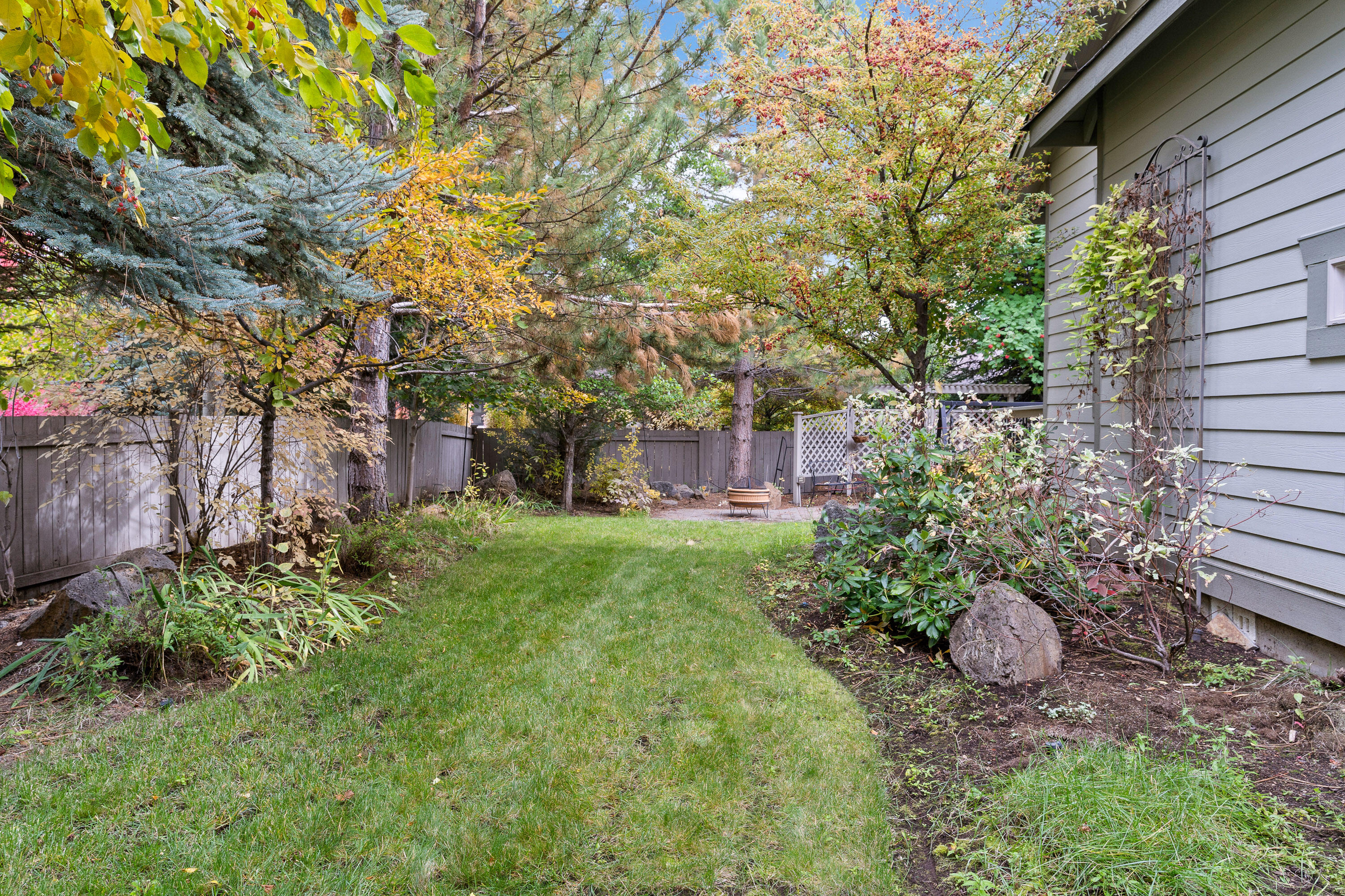 60886 Oasis Place
