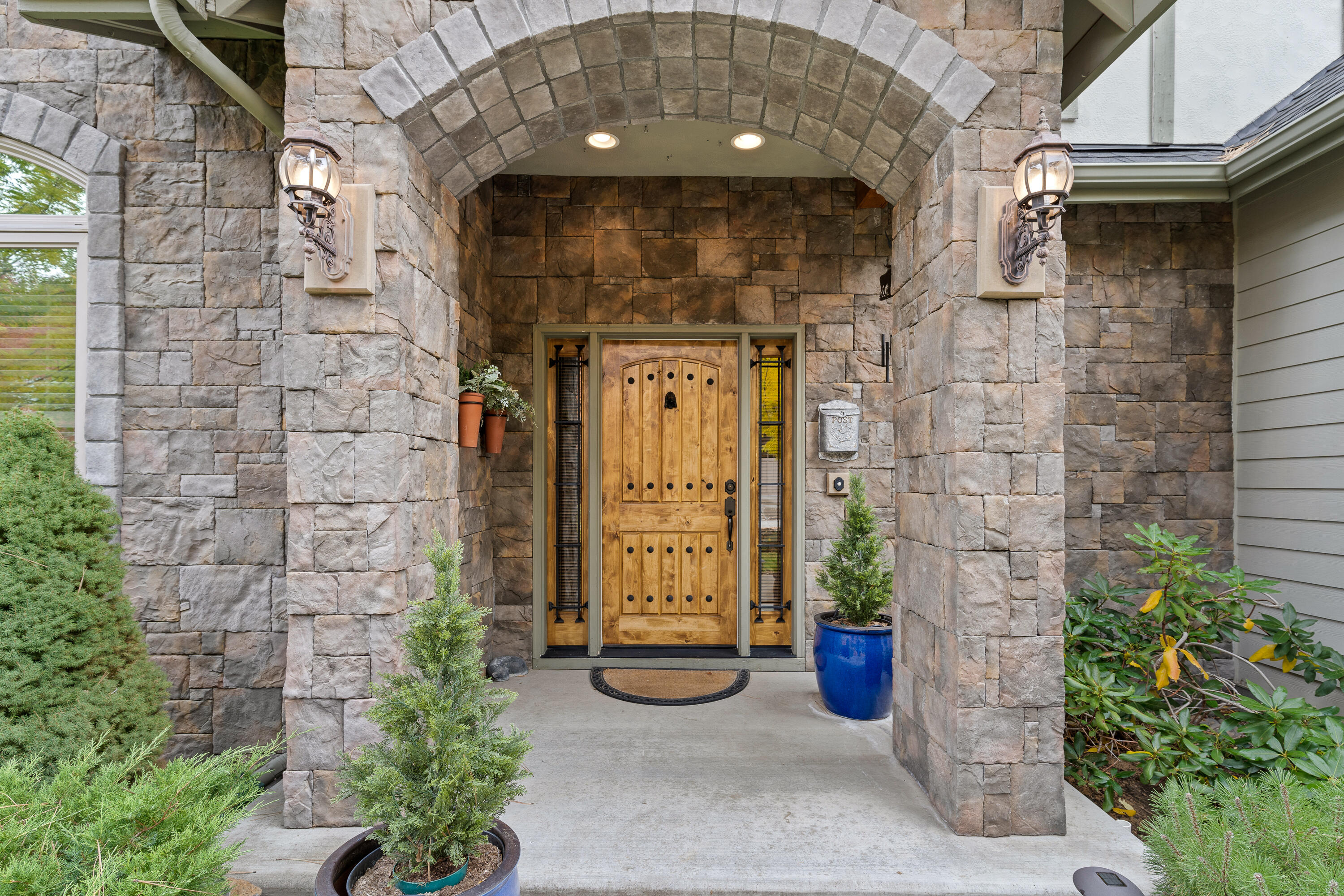60886 Oasis Place