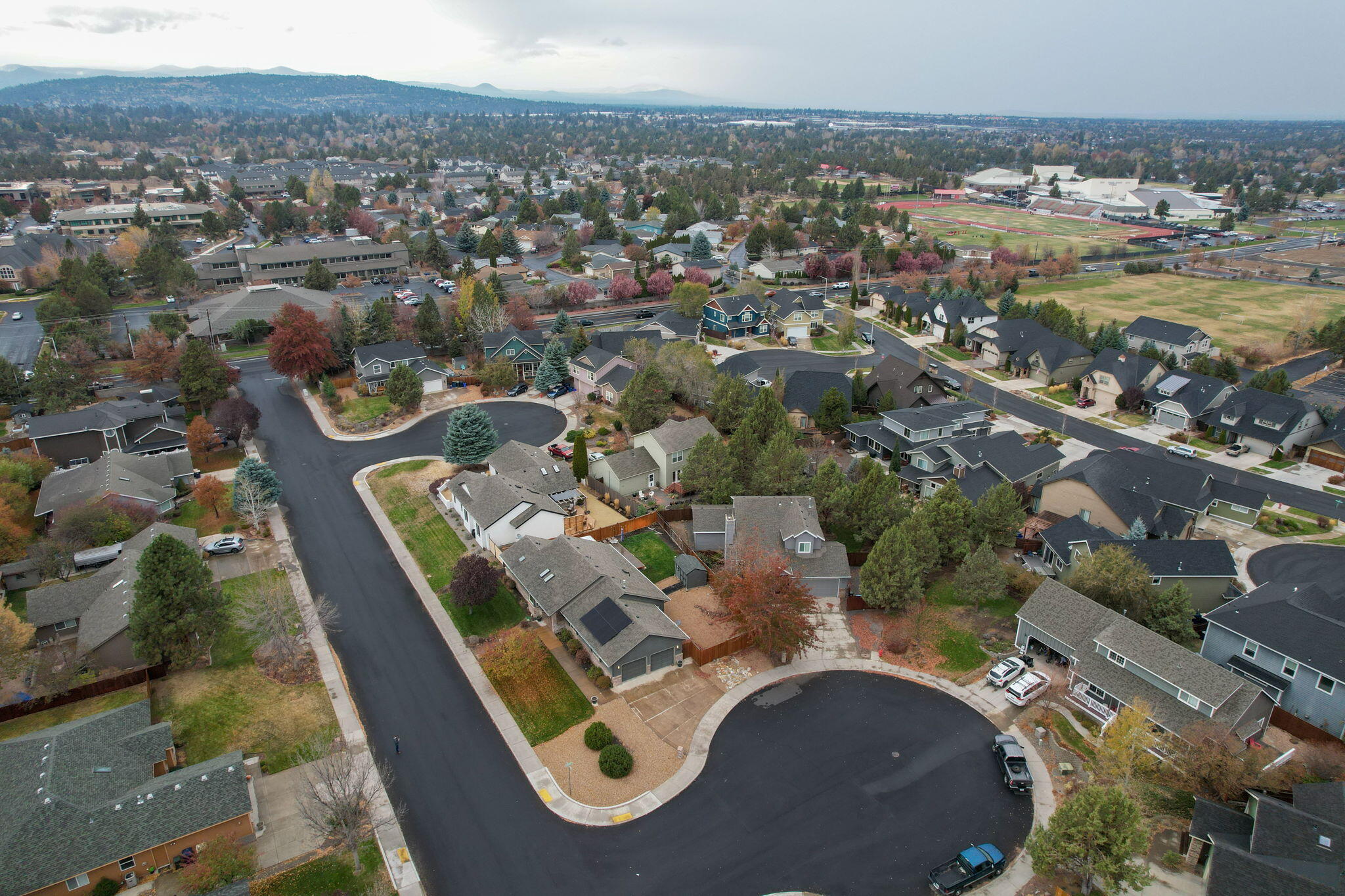 2265 NE Scarlet Court