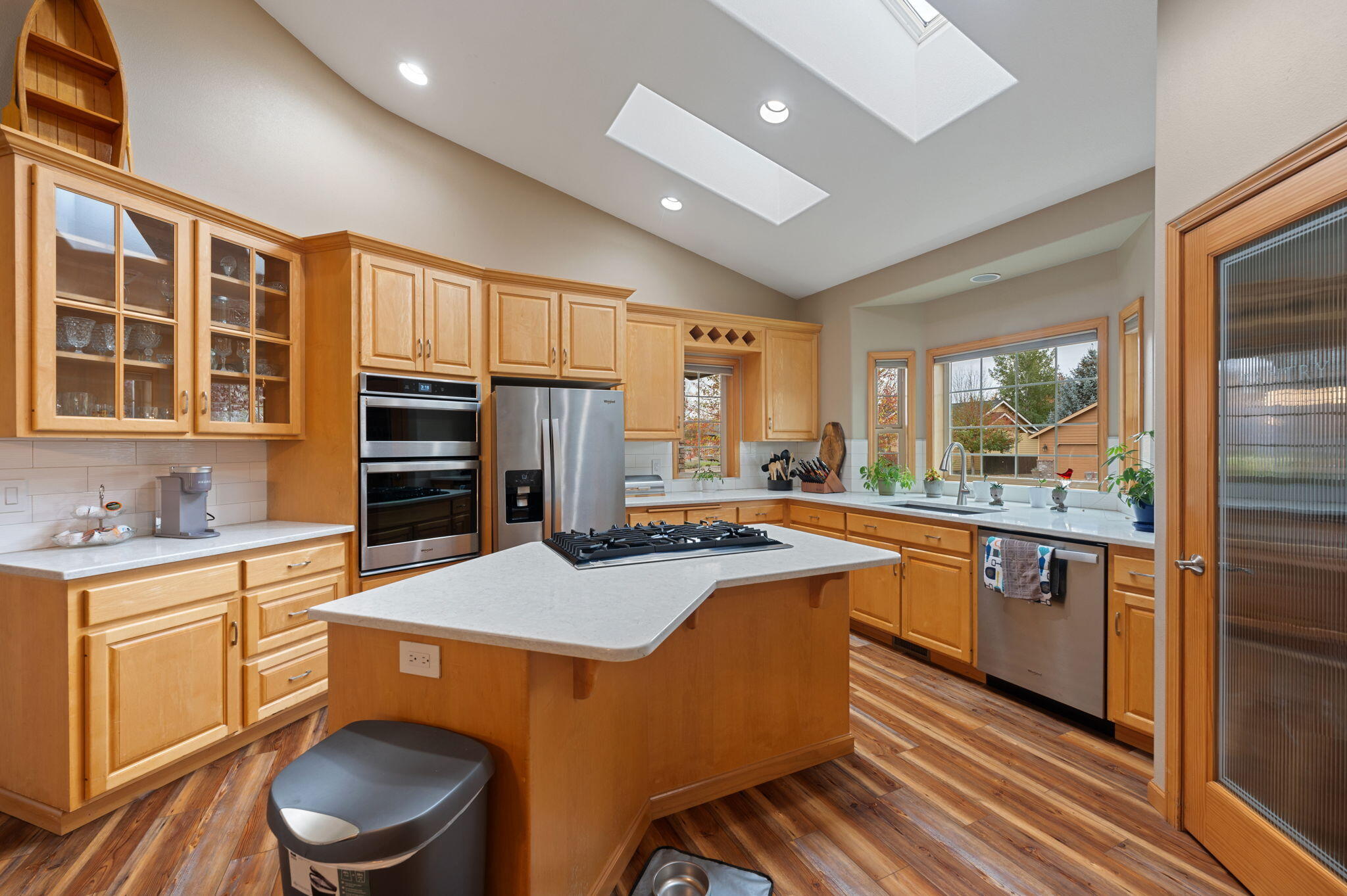 2265 NE Scarlet Court