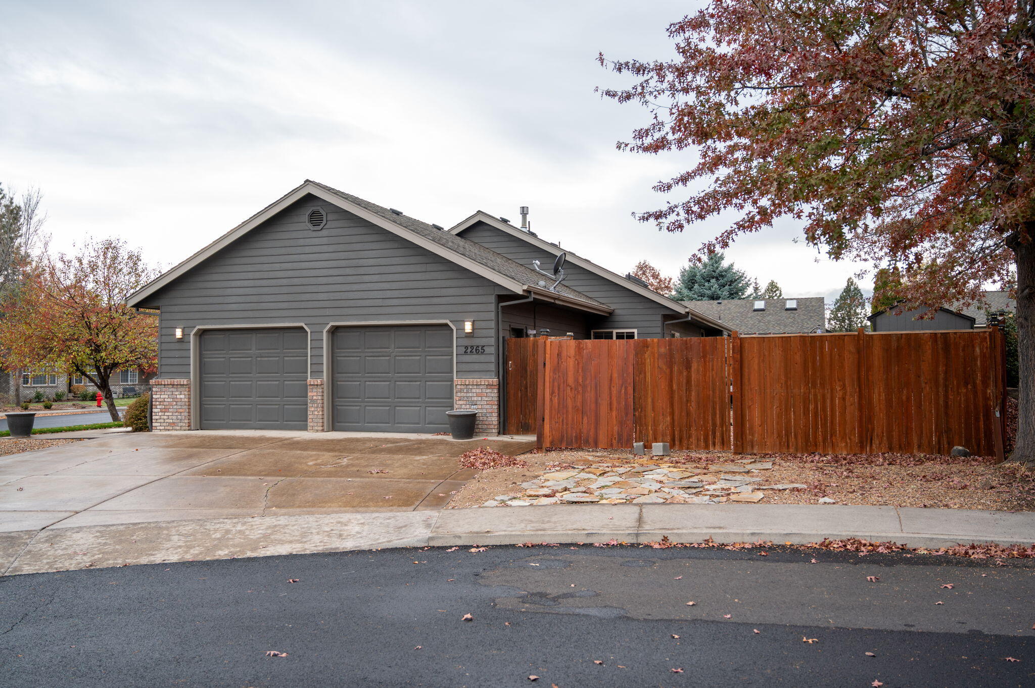 2265 NE Scarlet Court