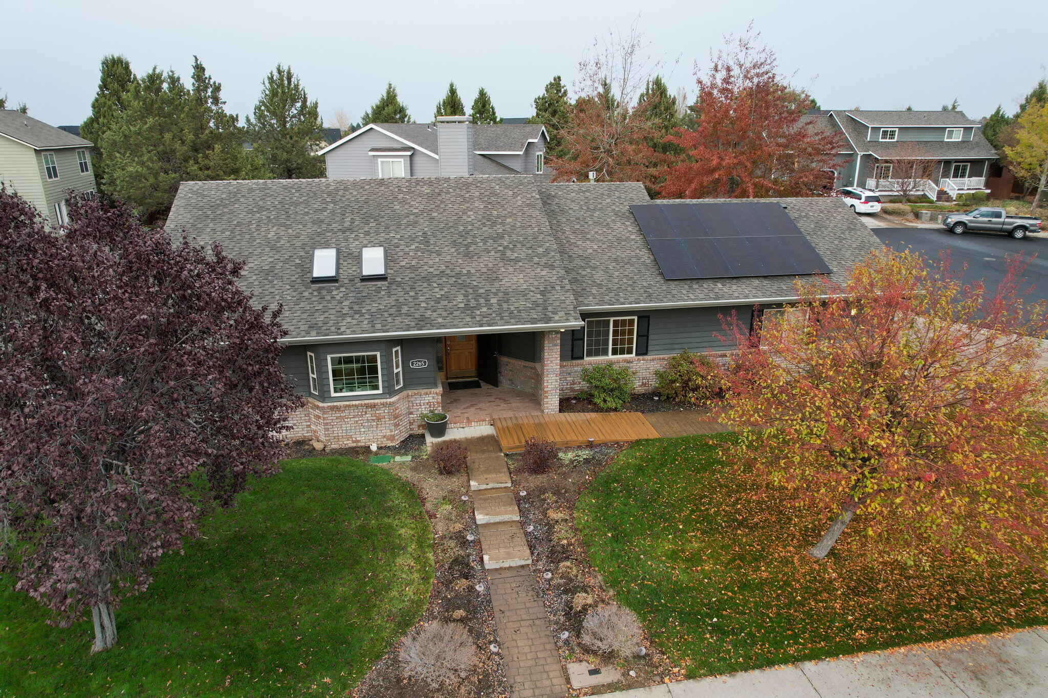 2265 NE Scarlet Court