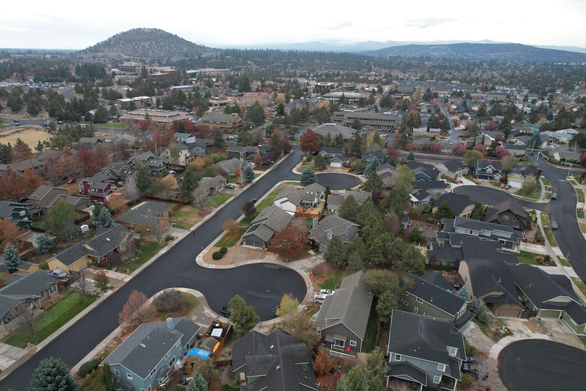 2265 NE Scarlet Court