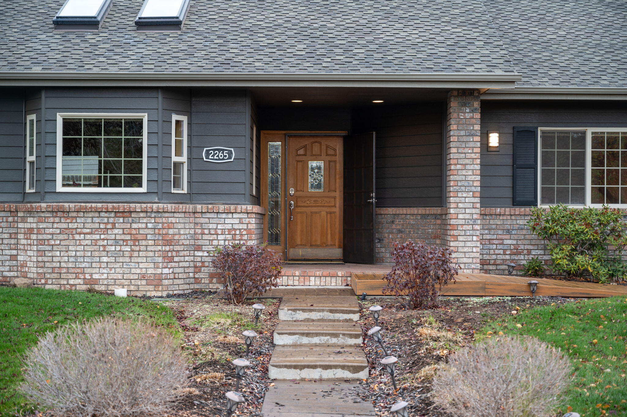 2265 NE Scarlet Court