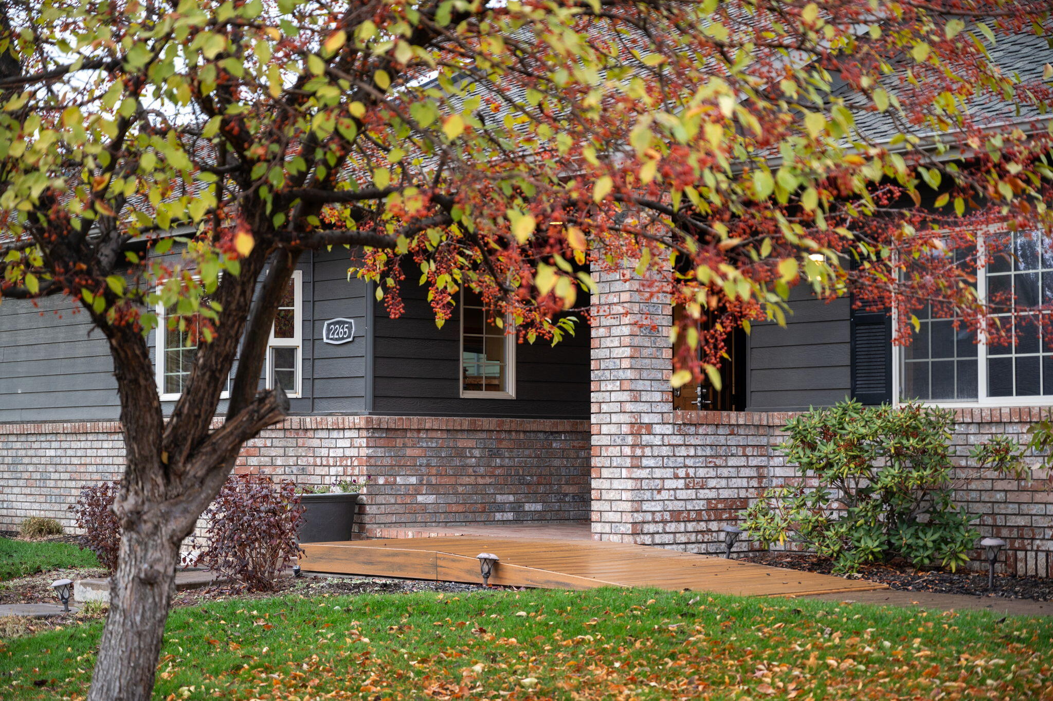 2265 NE Scarlet Court