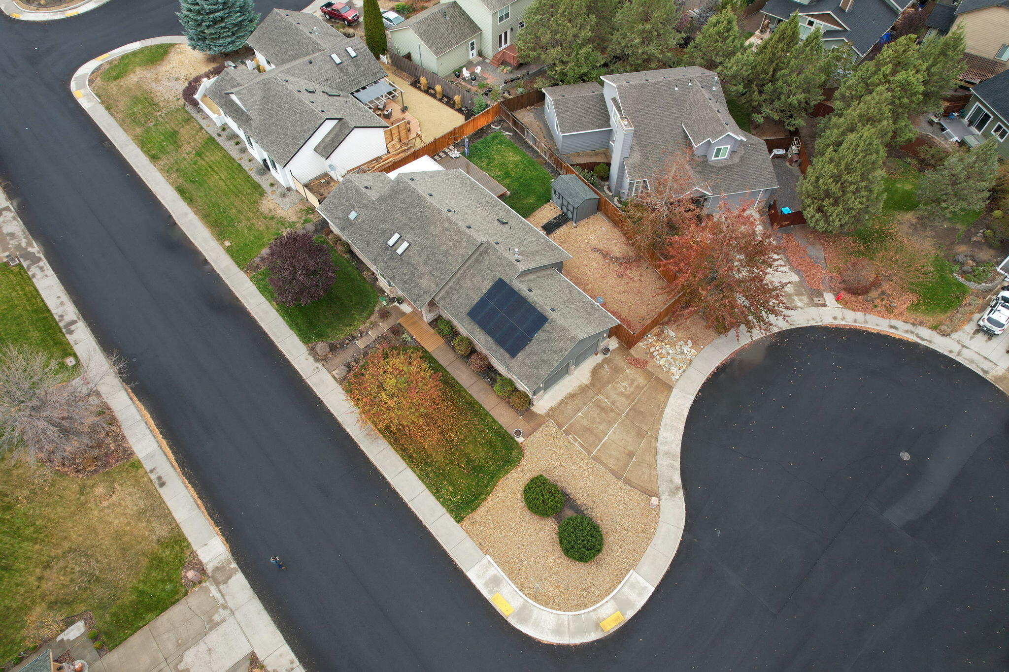 2265 NE Scarlet Court