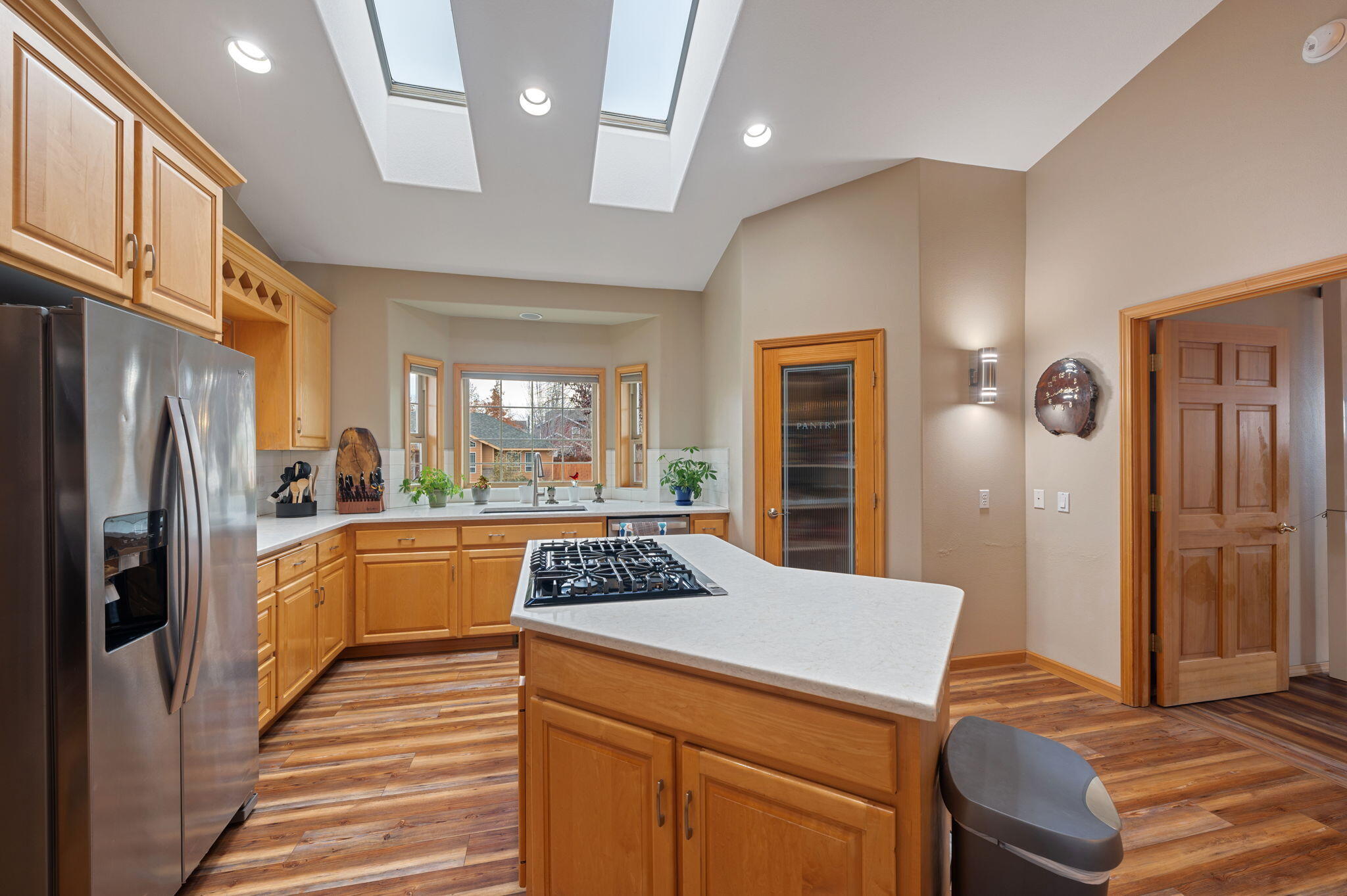 2265 NE Scarlet Court