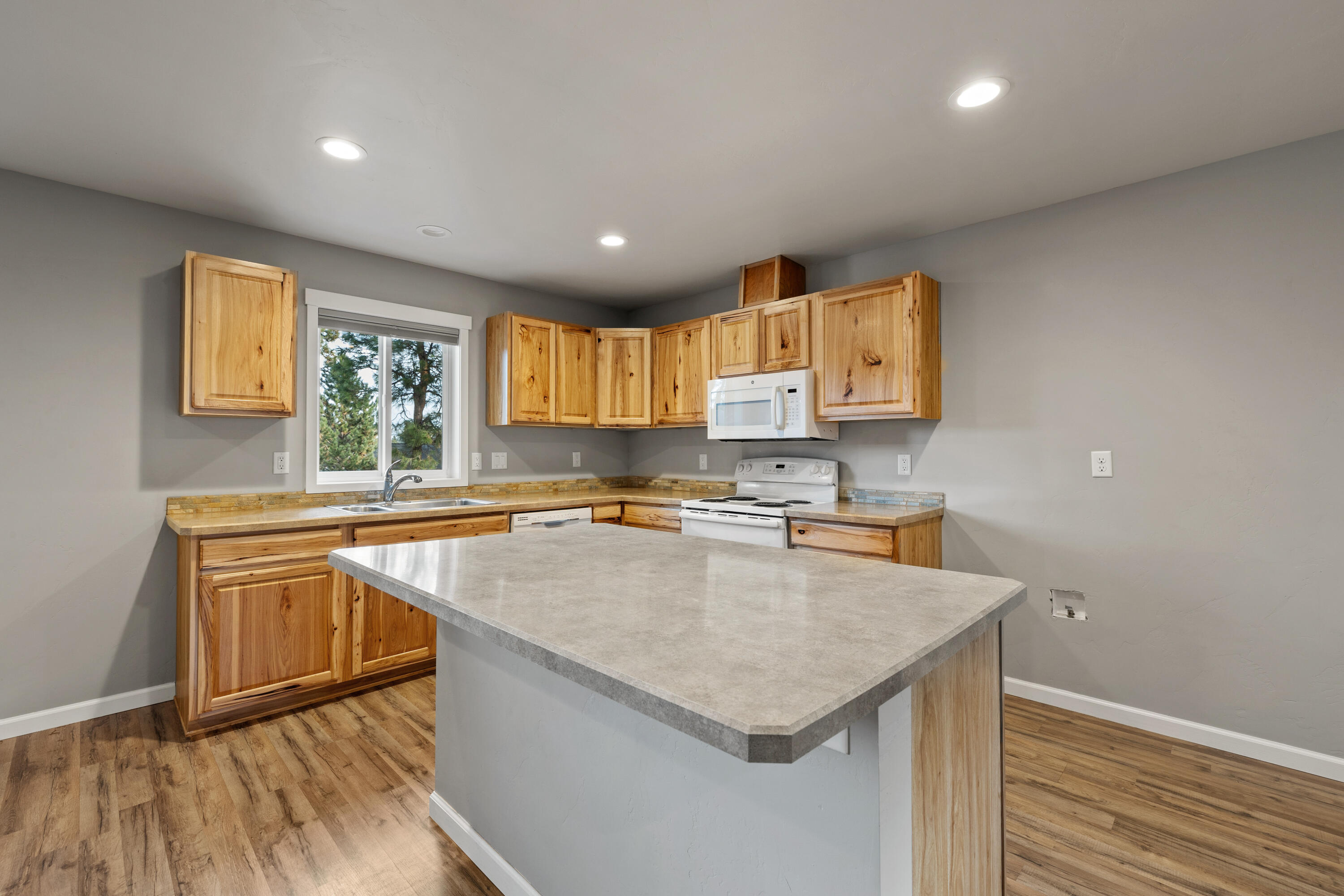 972 E Timber Pine Drive