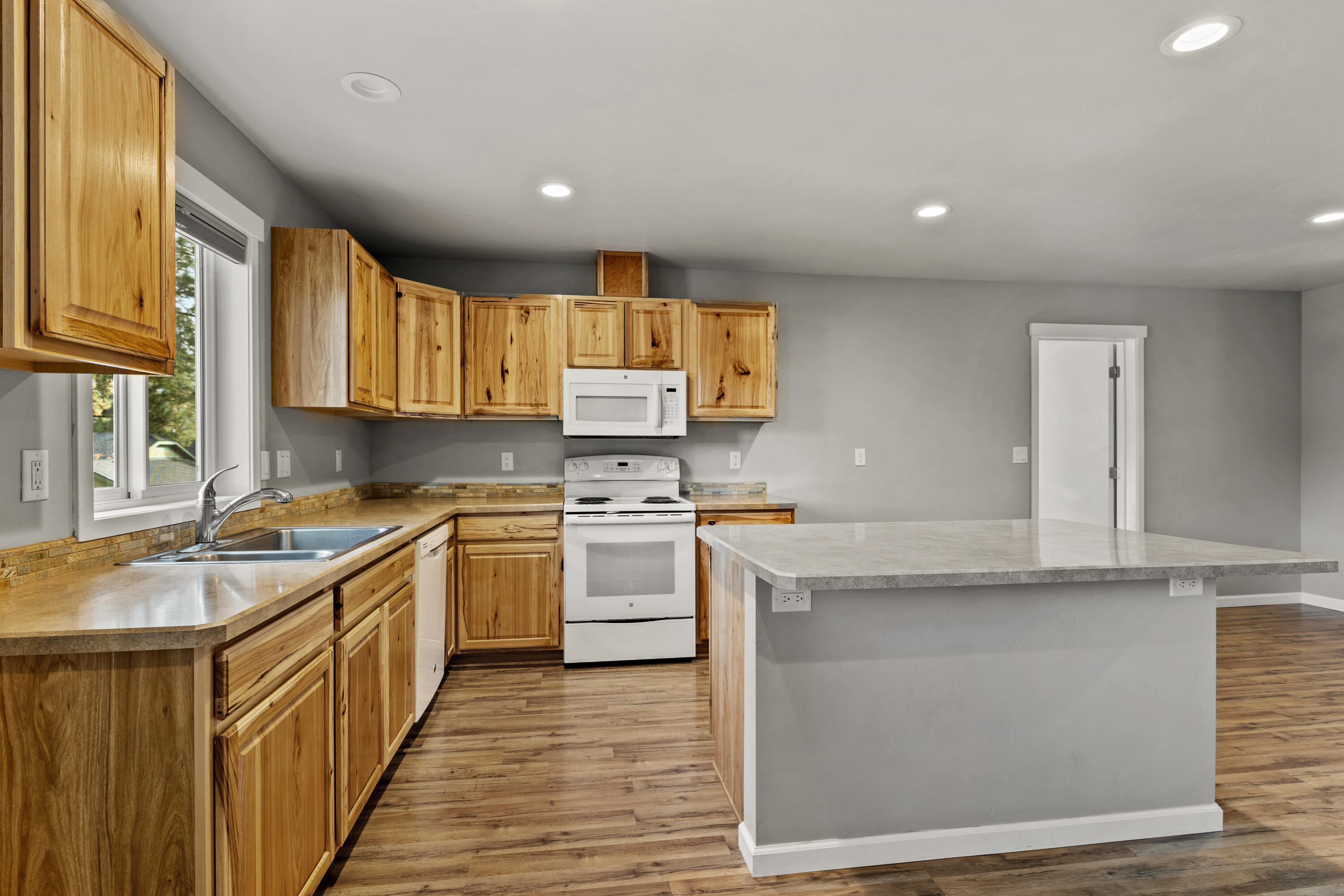 972 E Timber Pine Drive