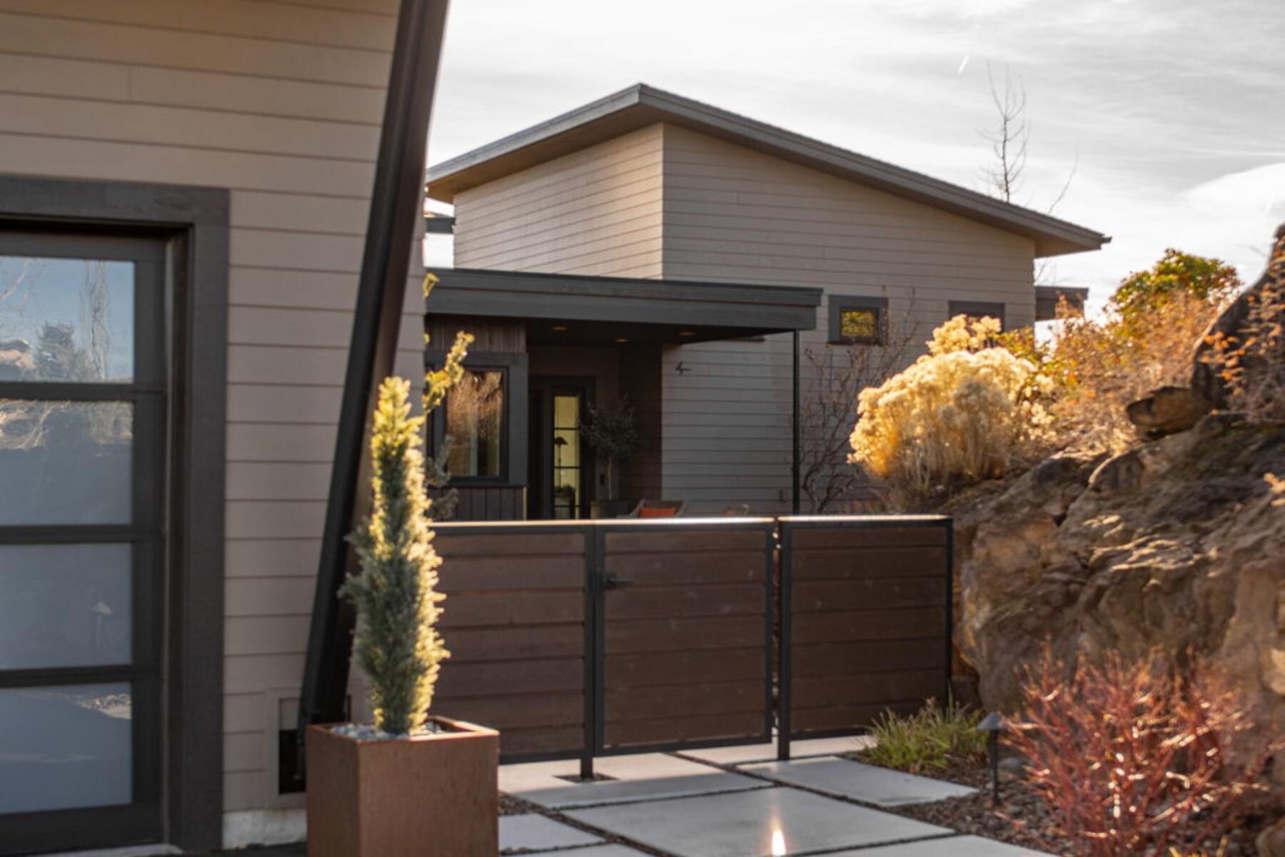 61456 Skene Trail