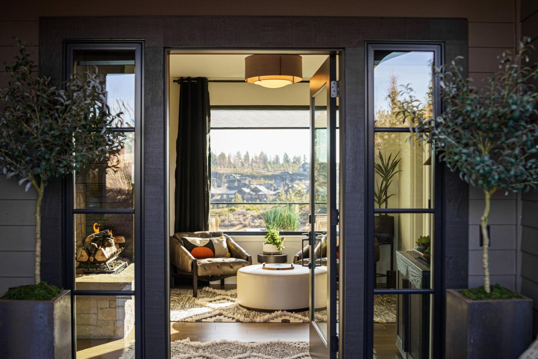 61456 Skene Trail