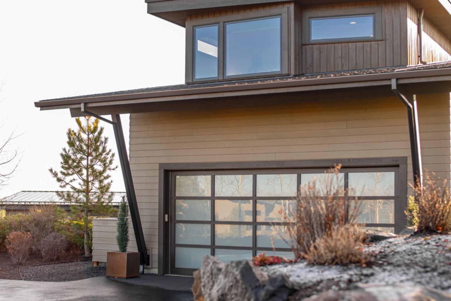 61456 Skene Trail