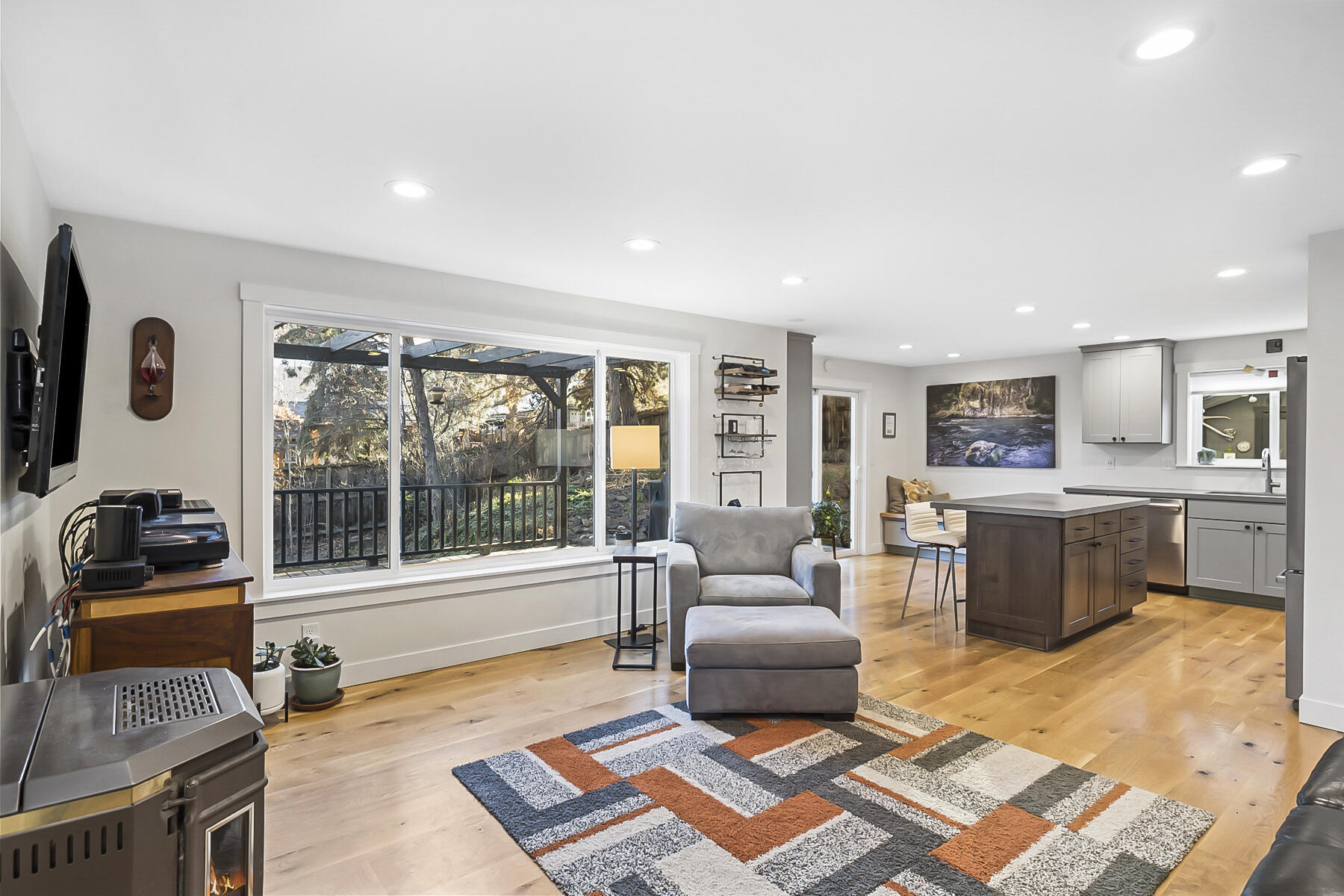 1897 NE Taylor Court