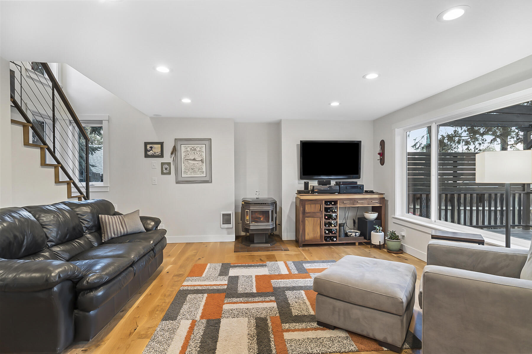 1897 NE Taylor Court