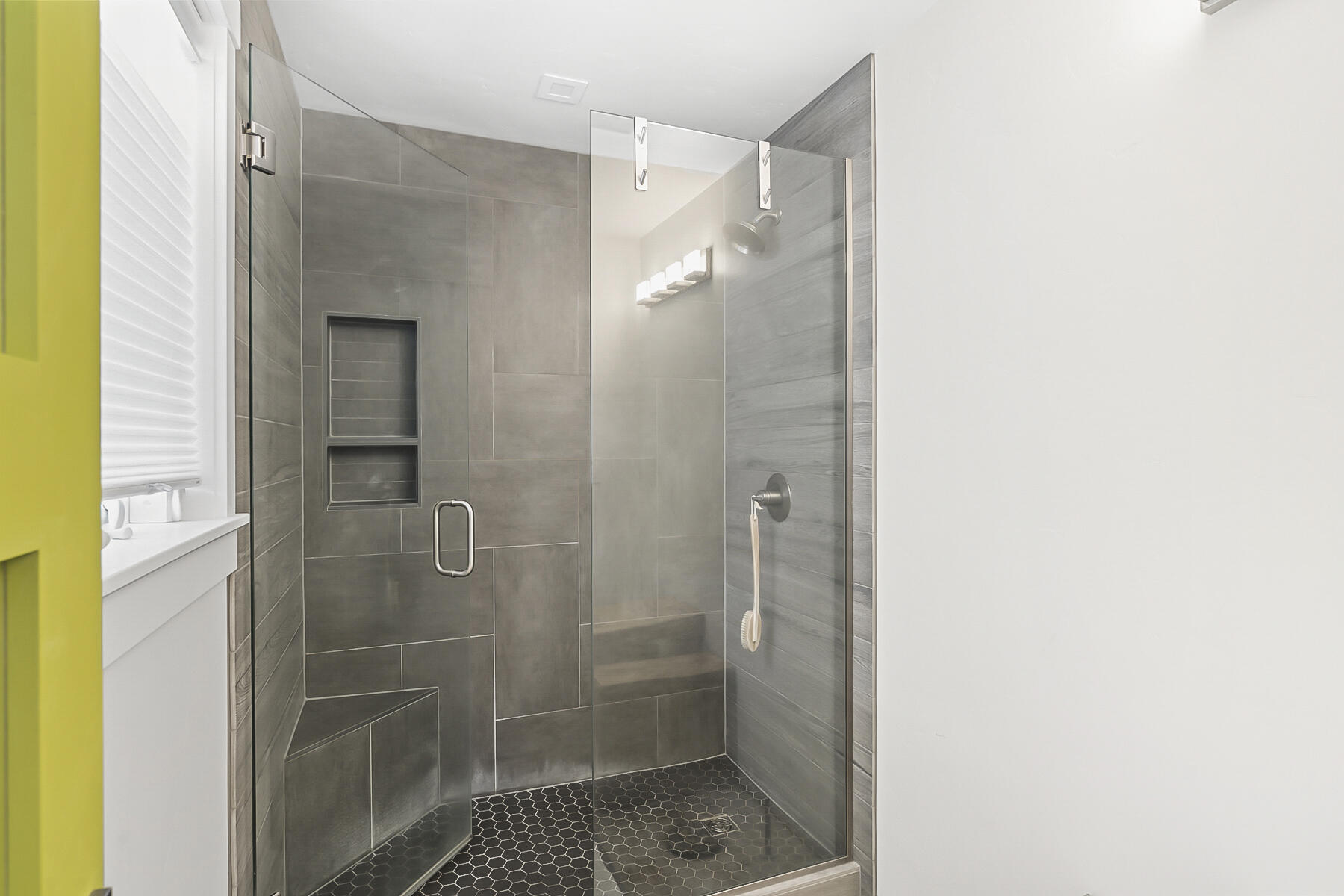 1897 NE Taylor Court