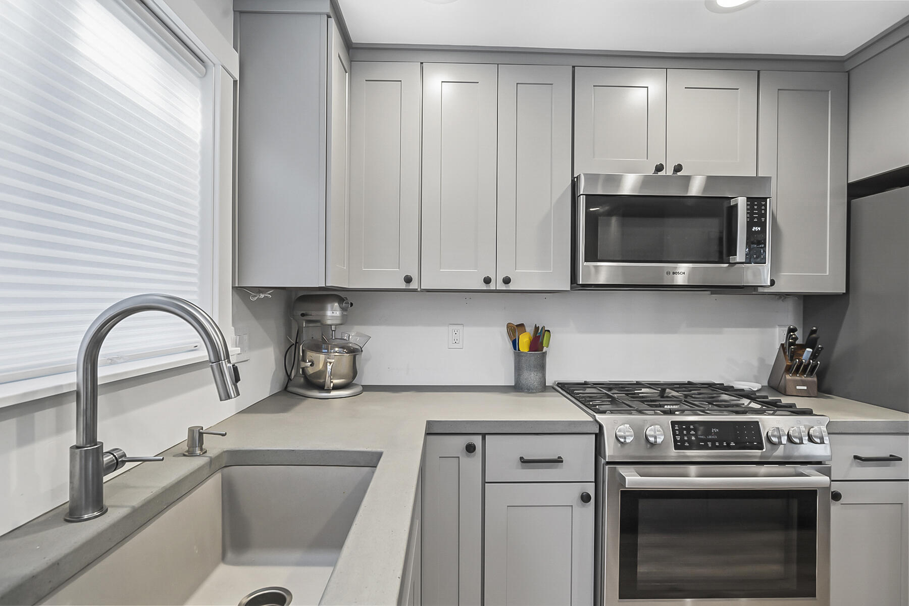 1897 NE Taylor Court