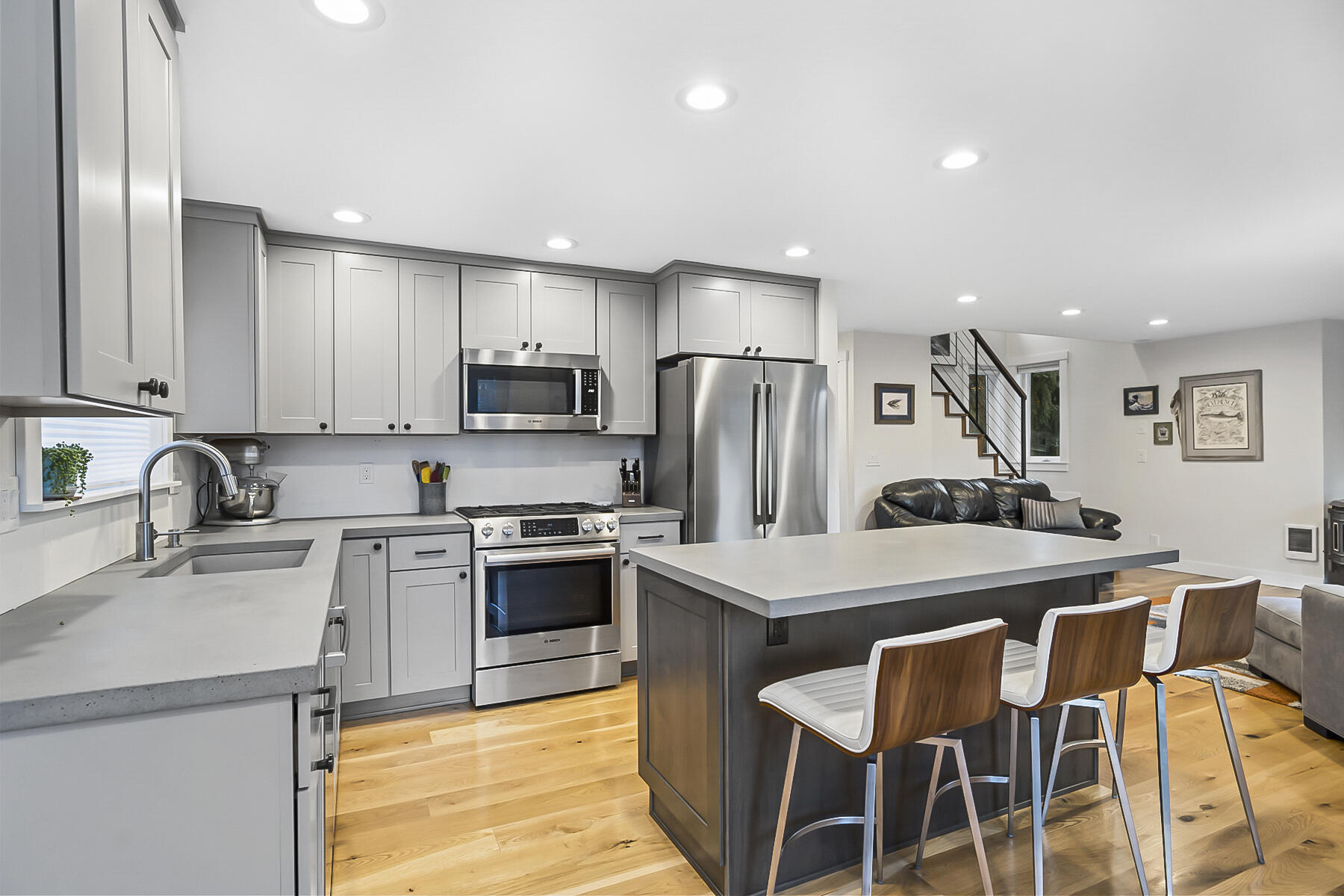 1897 NE Taylor Court