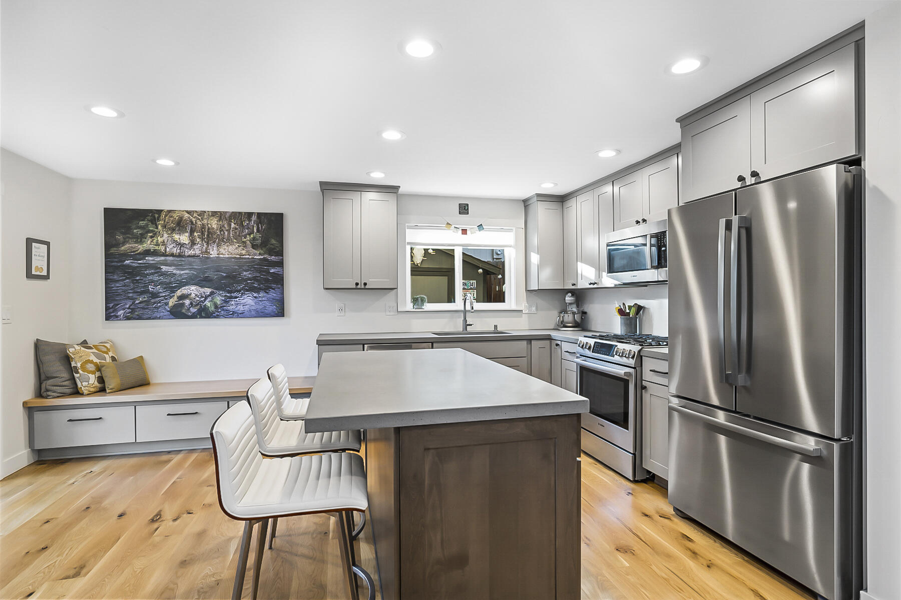 1897 NE Taylor Court