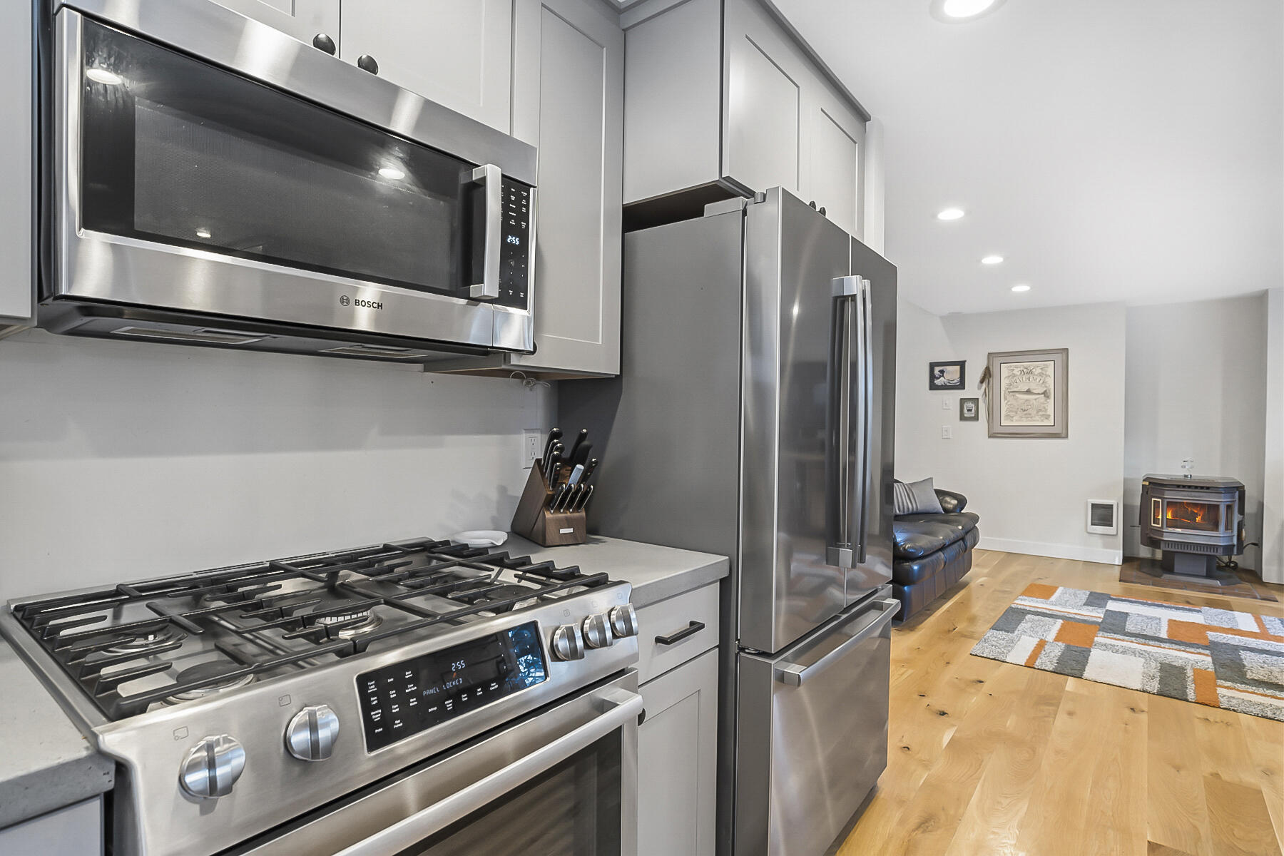 1897 NE Taylor Court