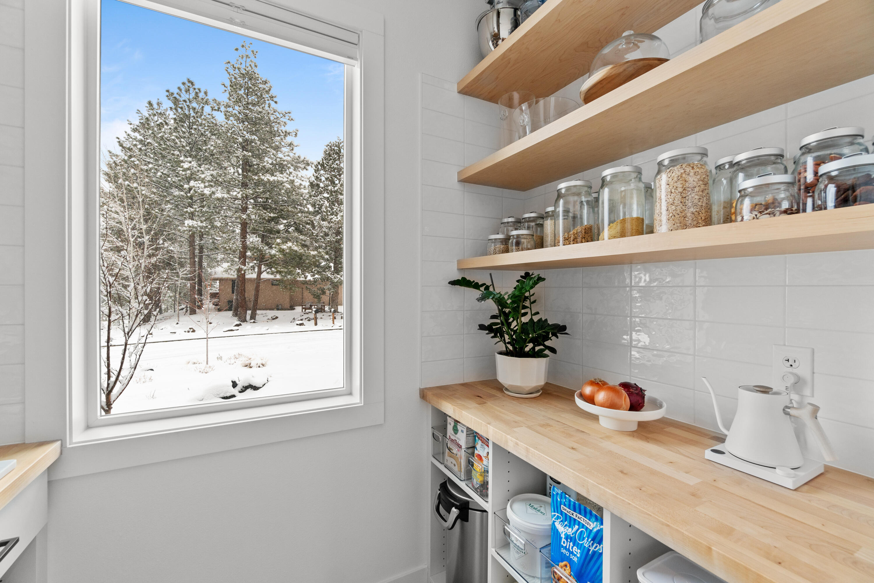 2511 NW Marken Street