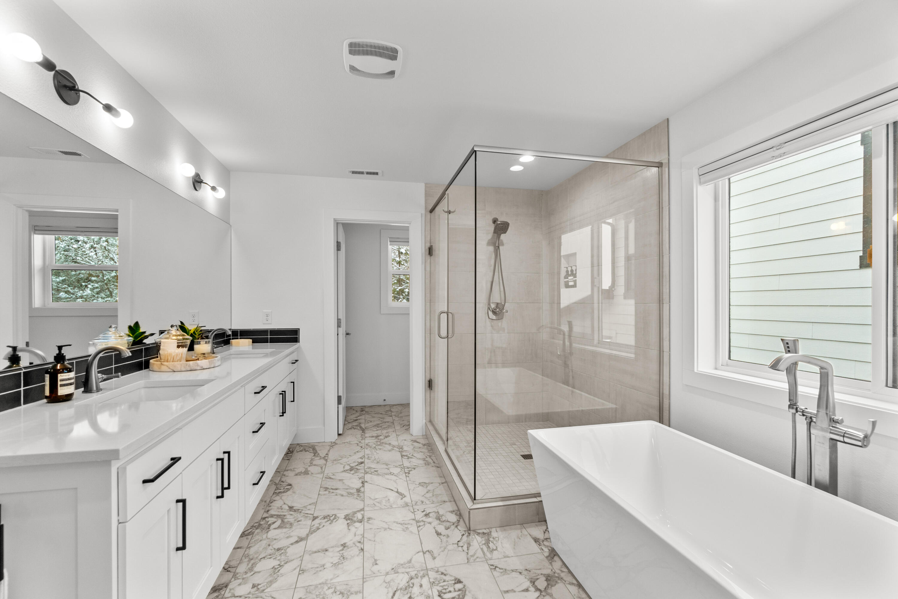 2511 NW Marken Street