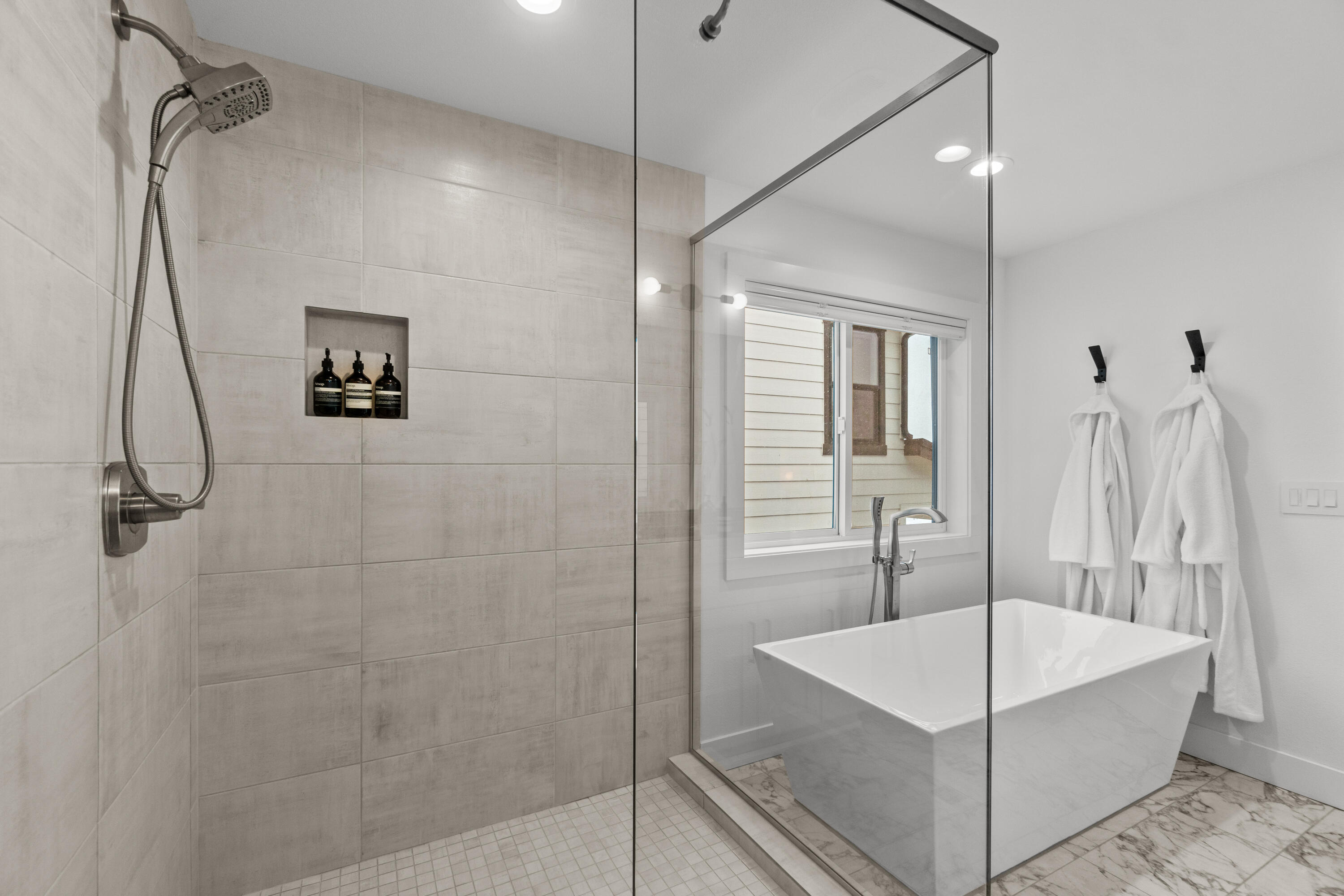 2511 NW Marken Street