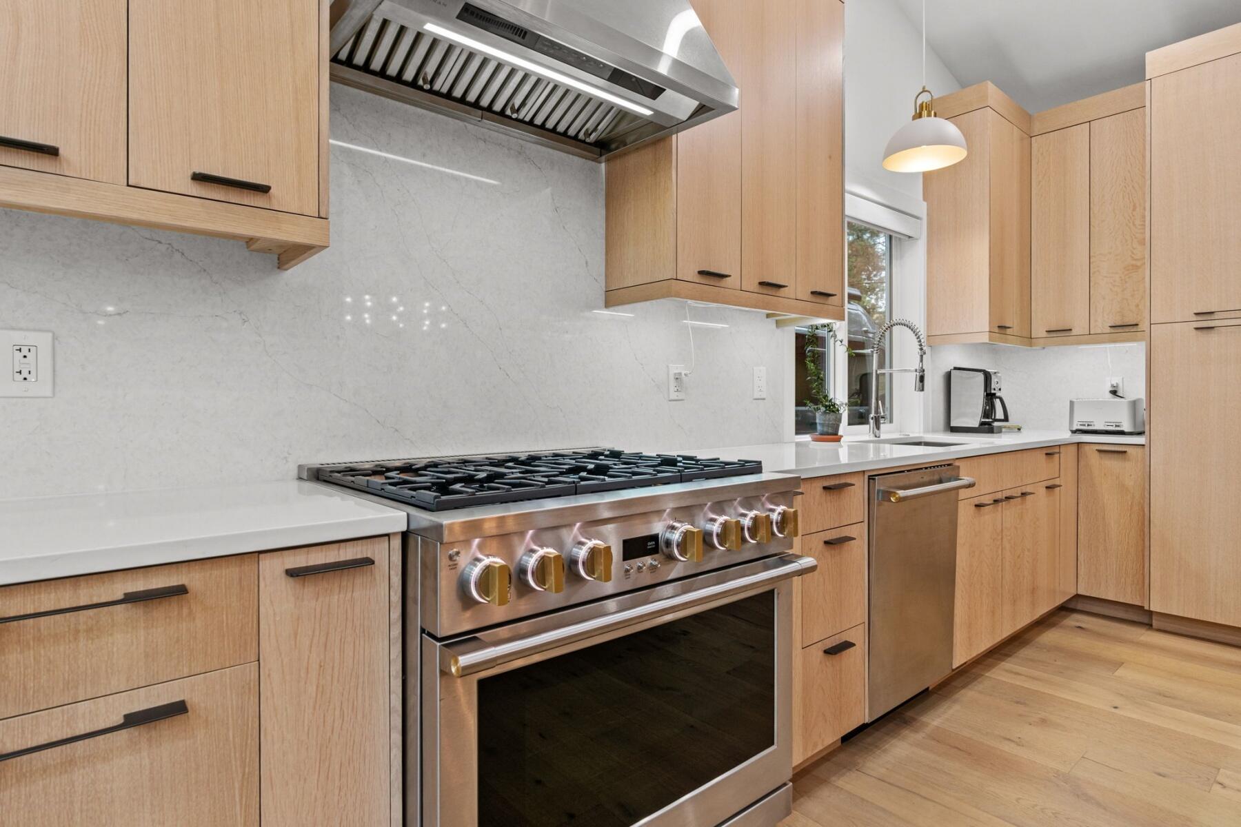 2639 NW Nordic Avenue