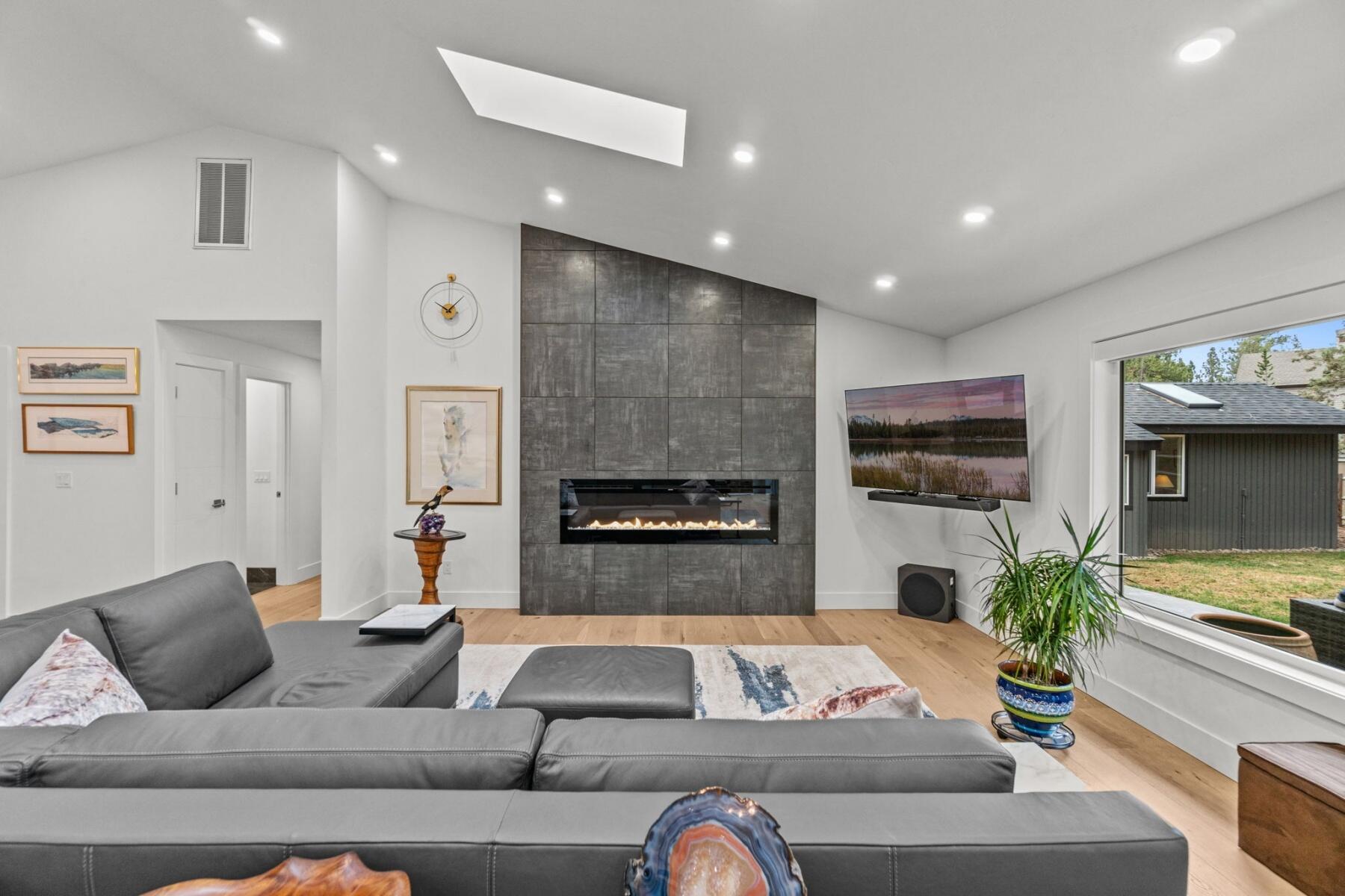 2639 NW Nordic Avenue