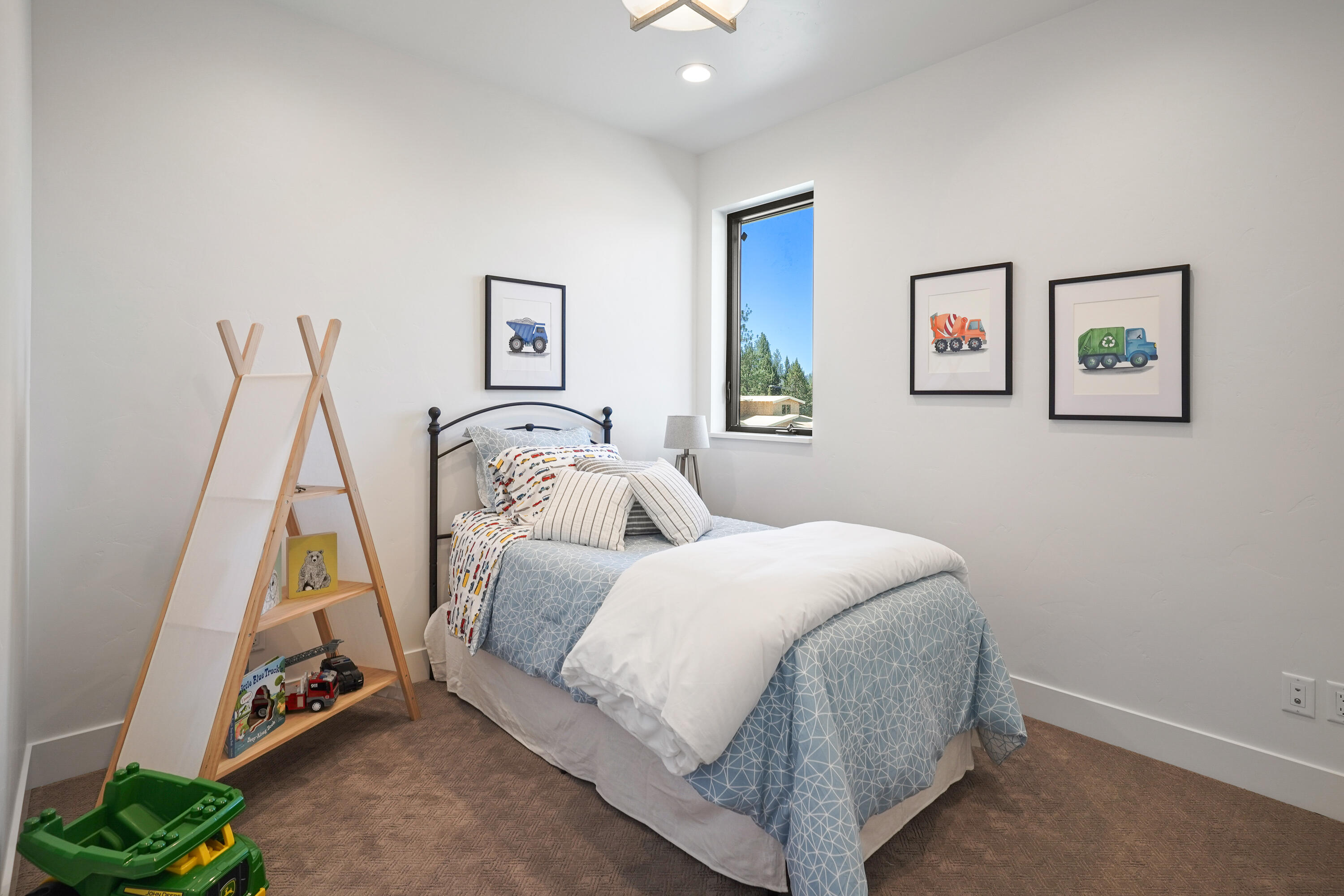 2643 NW Waymaker Court Unit: Lot 1