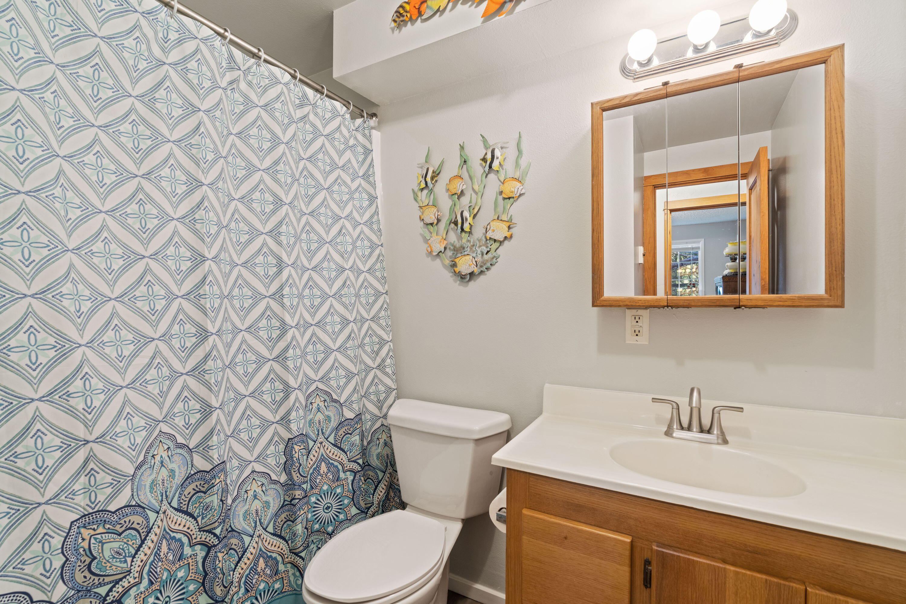 1220 NE Hollinshead Drive