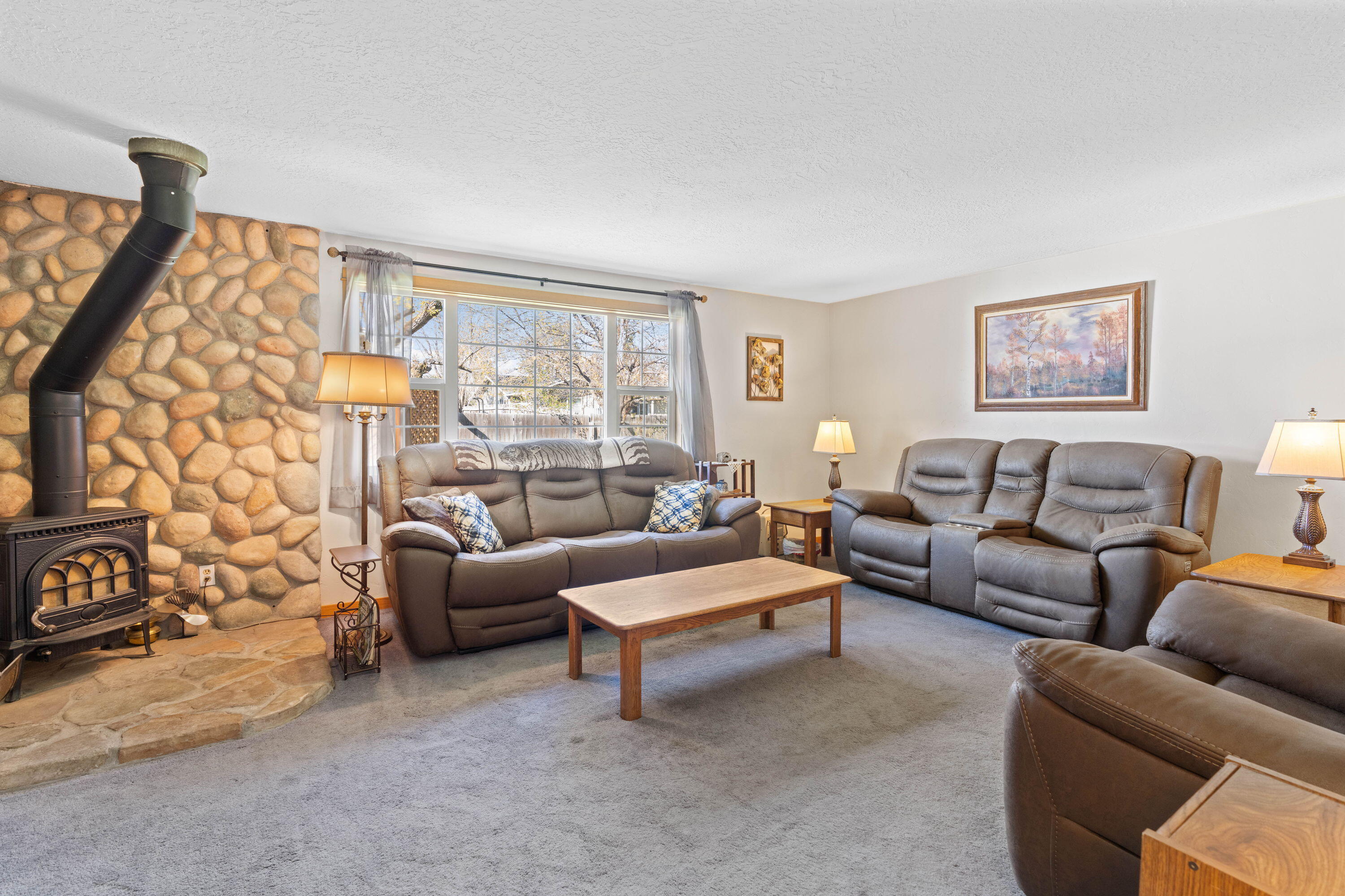 1220 NE Hollinshead Drive