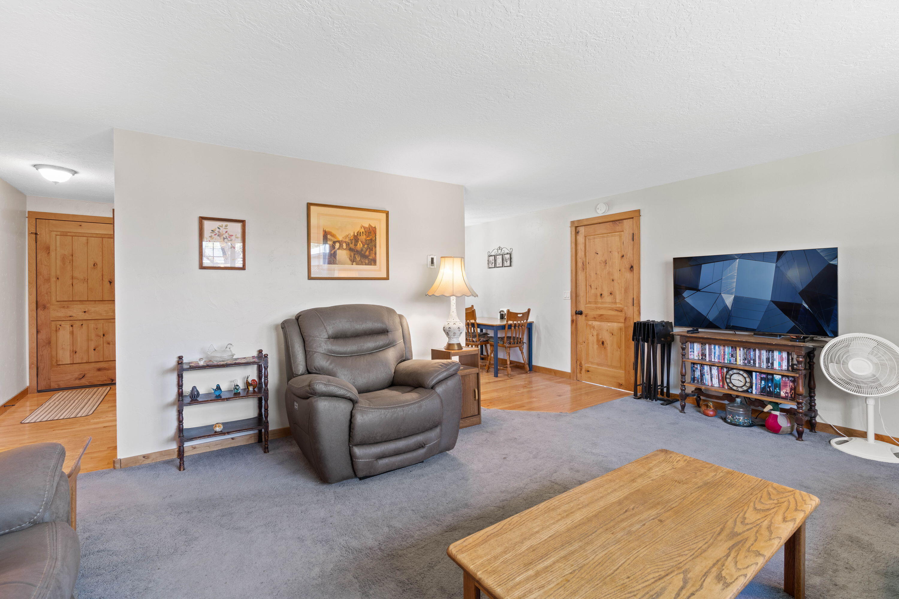 1220 NE Hollinshead Drive