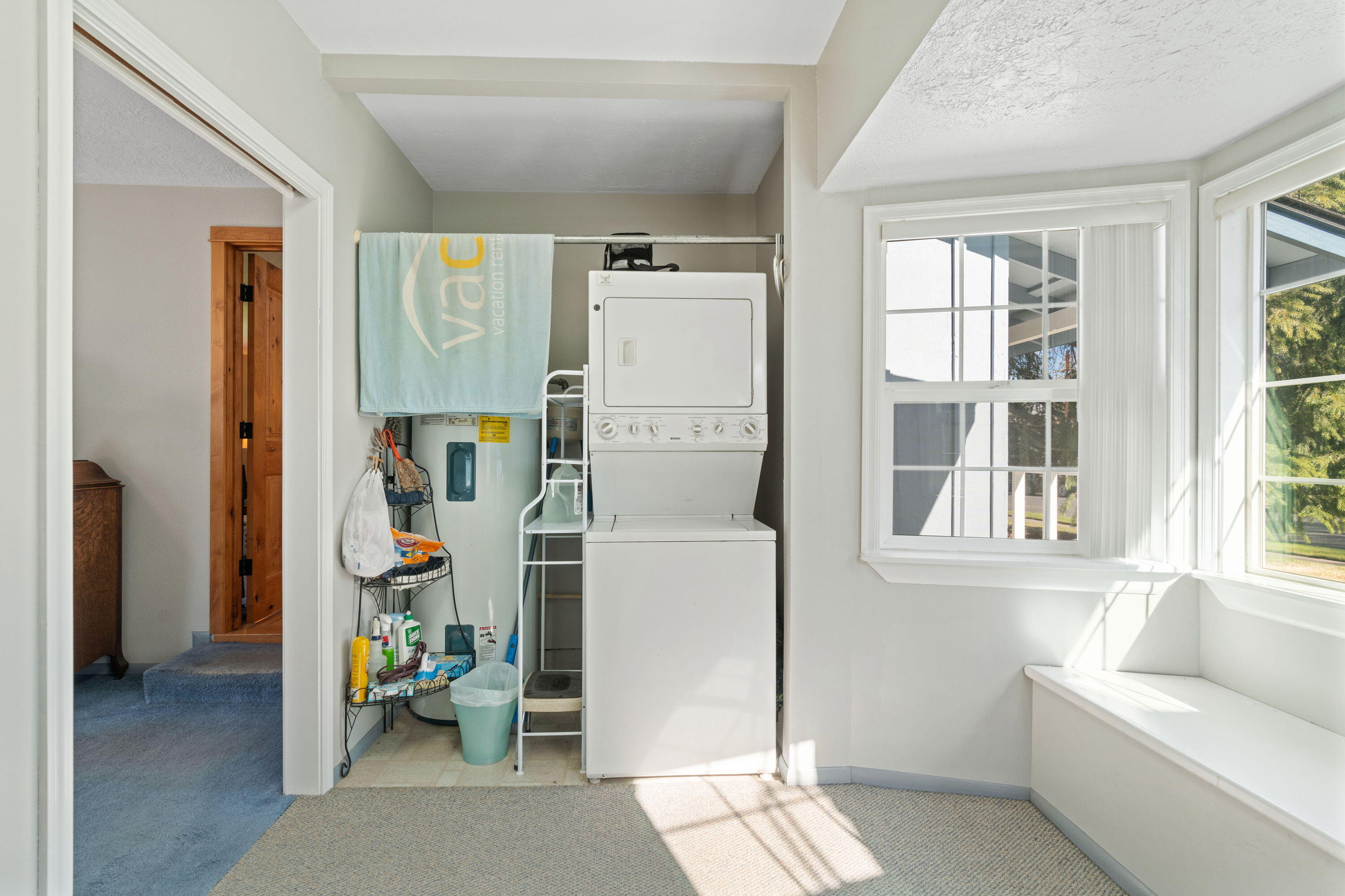 1220 NE Hollinshead Drive