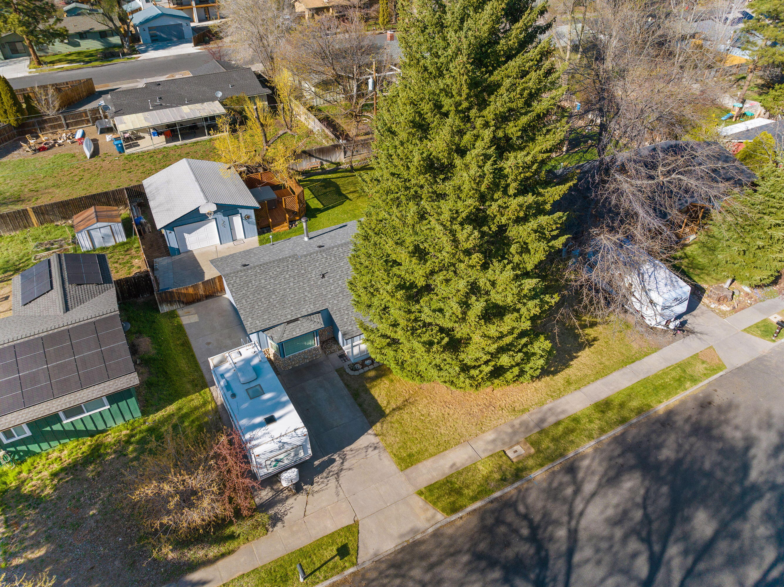 1220 NE Hollinshead Drive