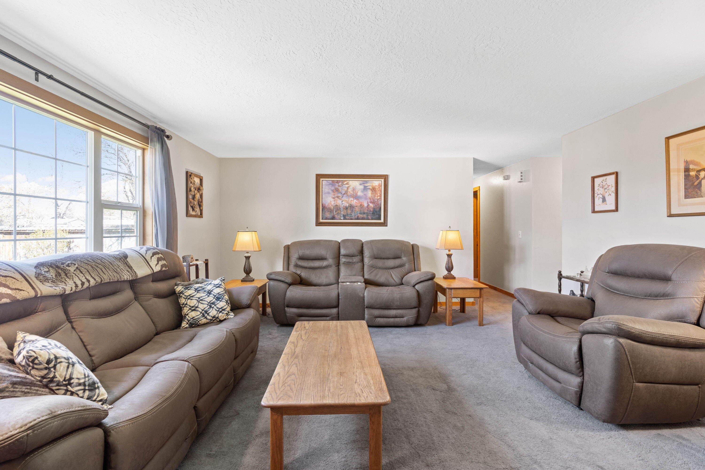 1220 NE Hollinshead Drive