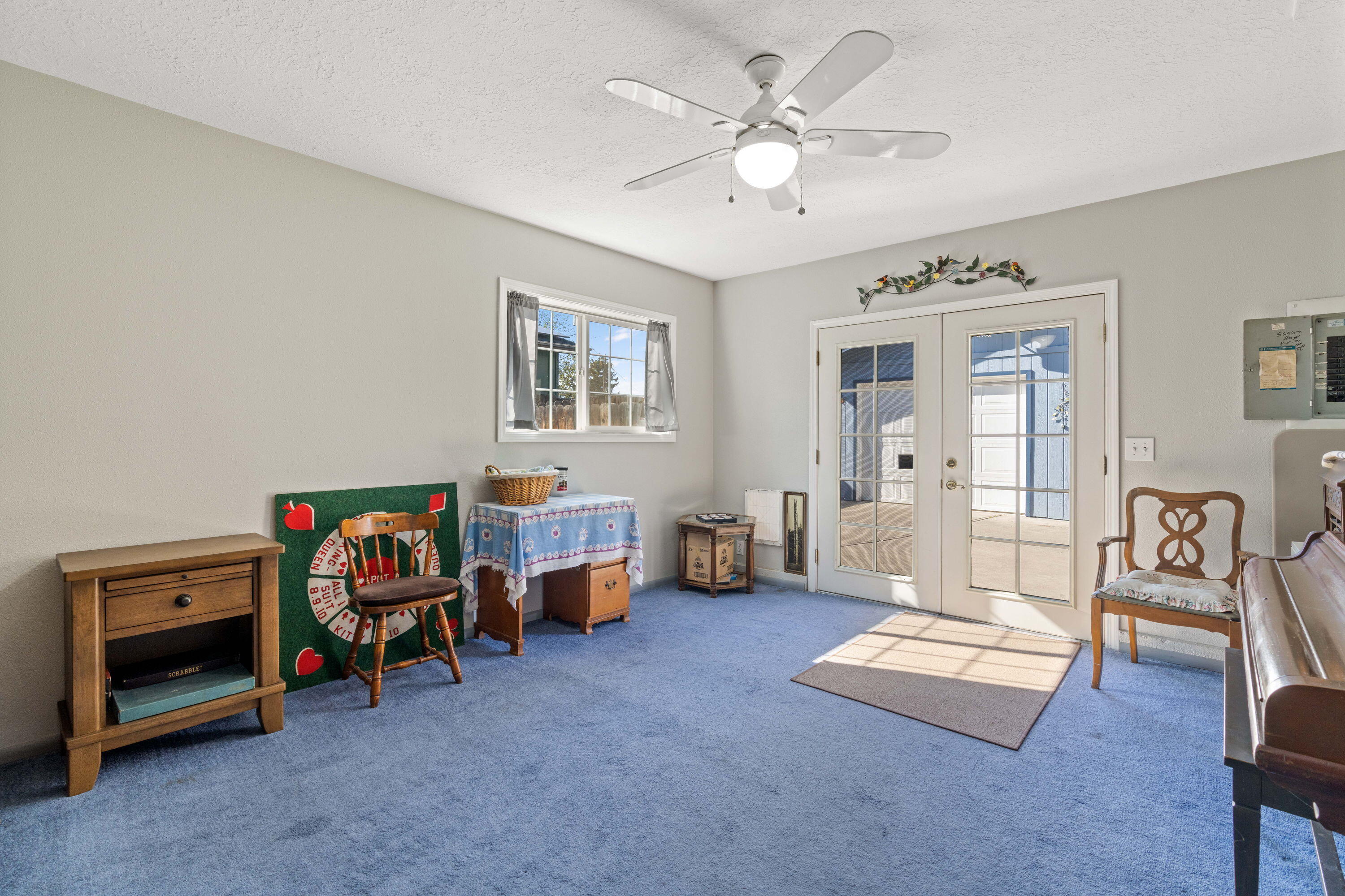 1220 NE Hollinshead Drive