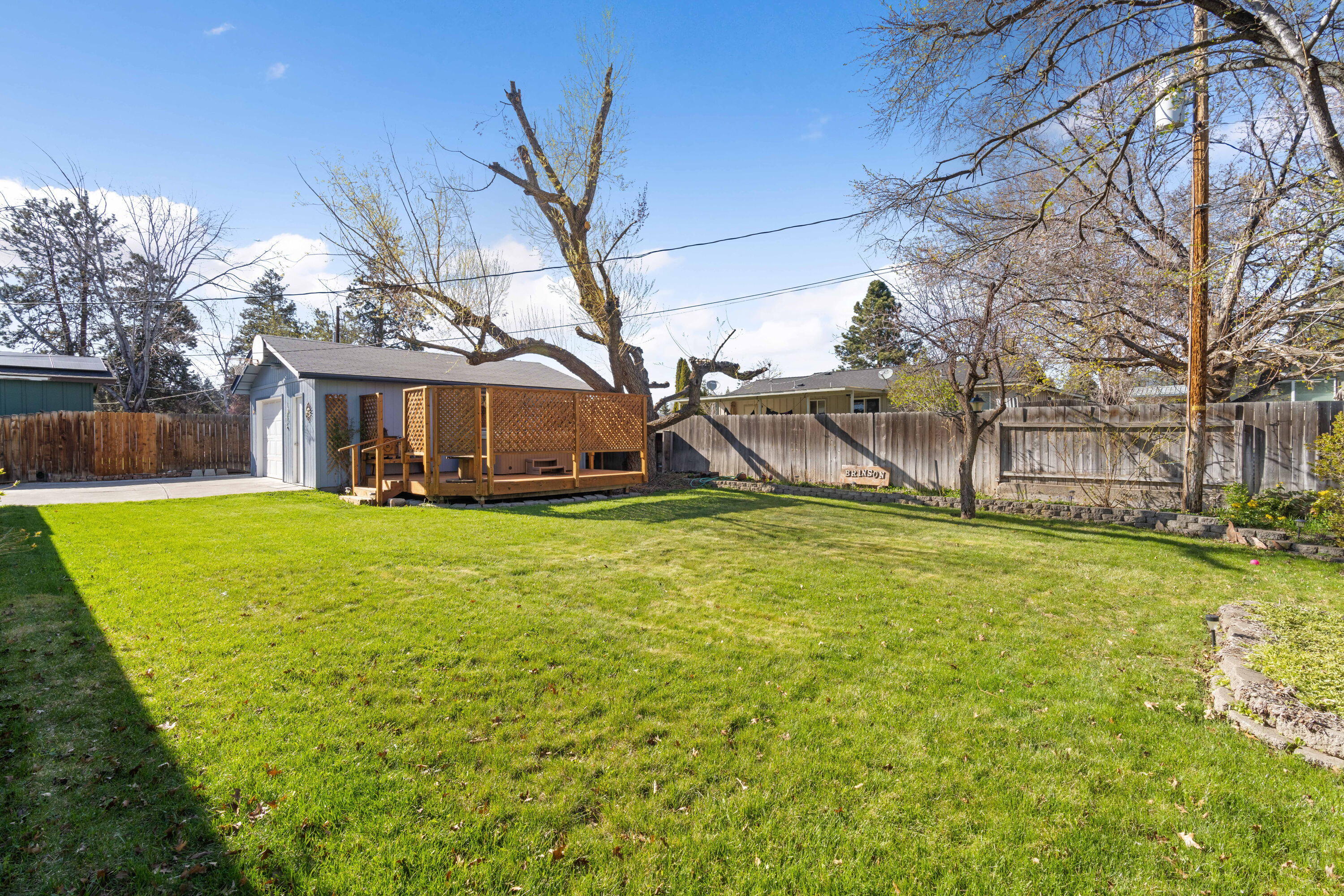 1220 NE Hollinshead Drive