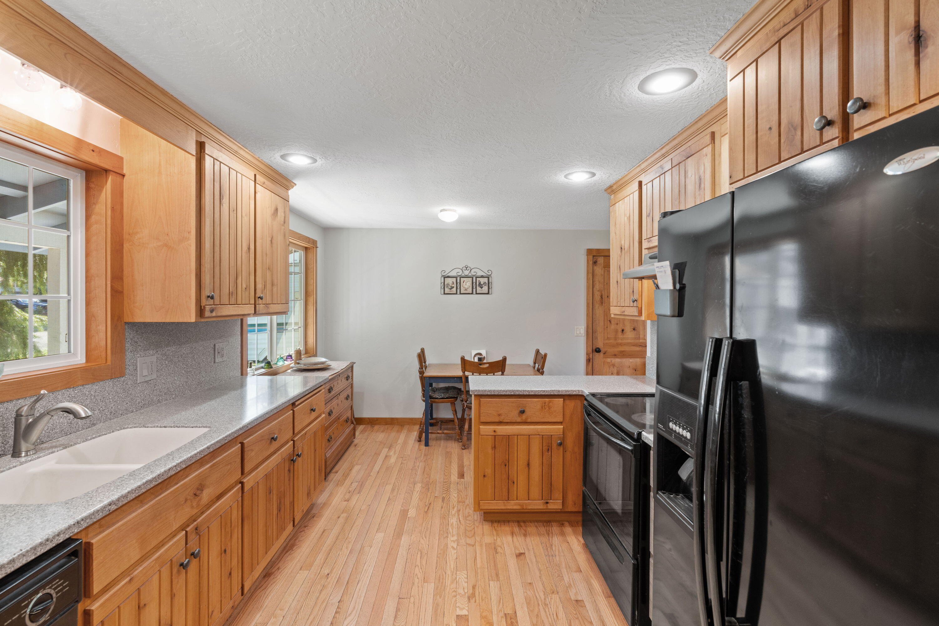 1220 NE Hollinshead Drive