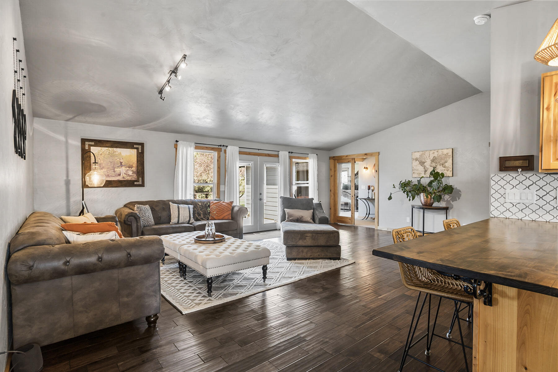 65900 Cline Falls Road