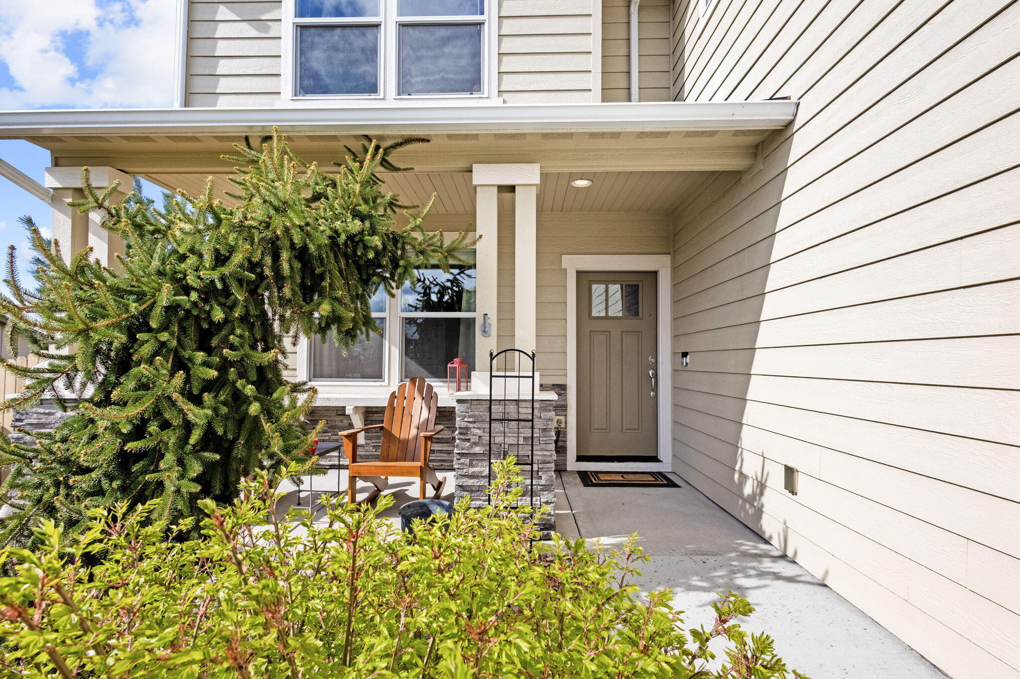 4577 SW Volcano Avenue