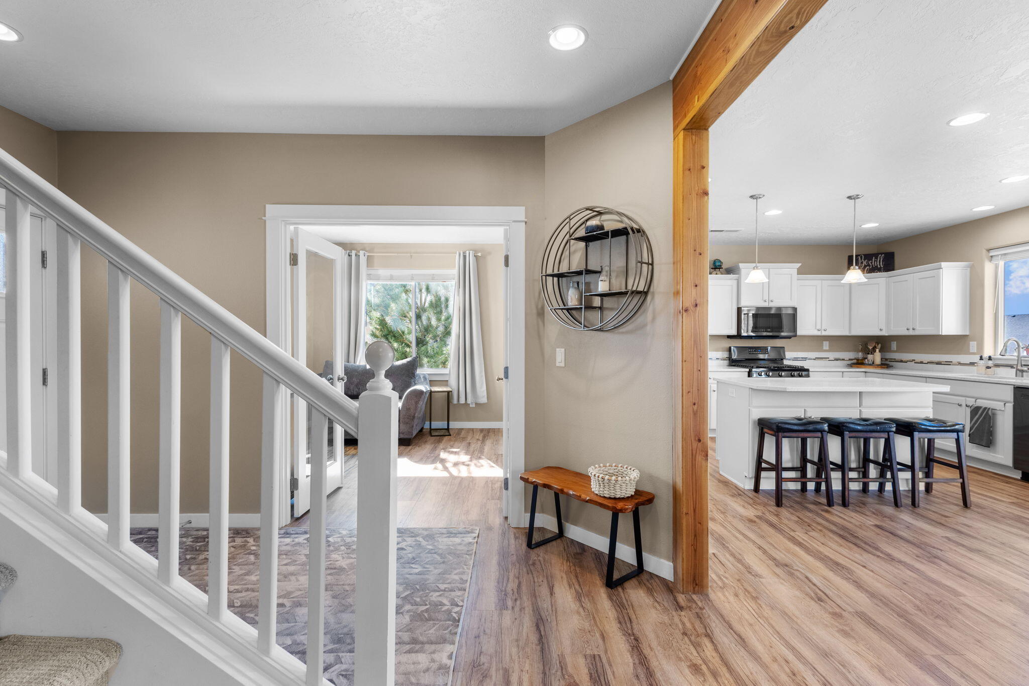 4577 SW Volcano Avenue