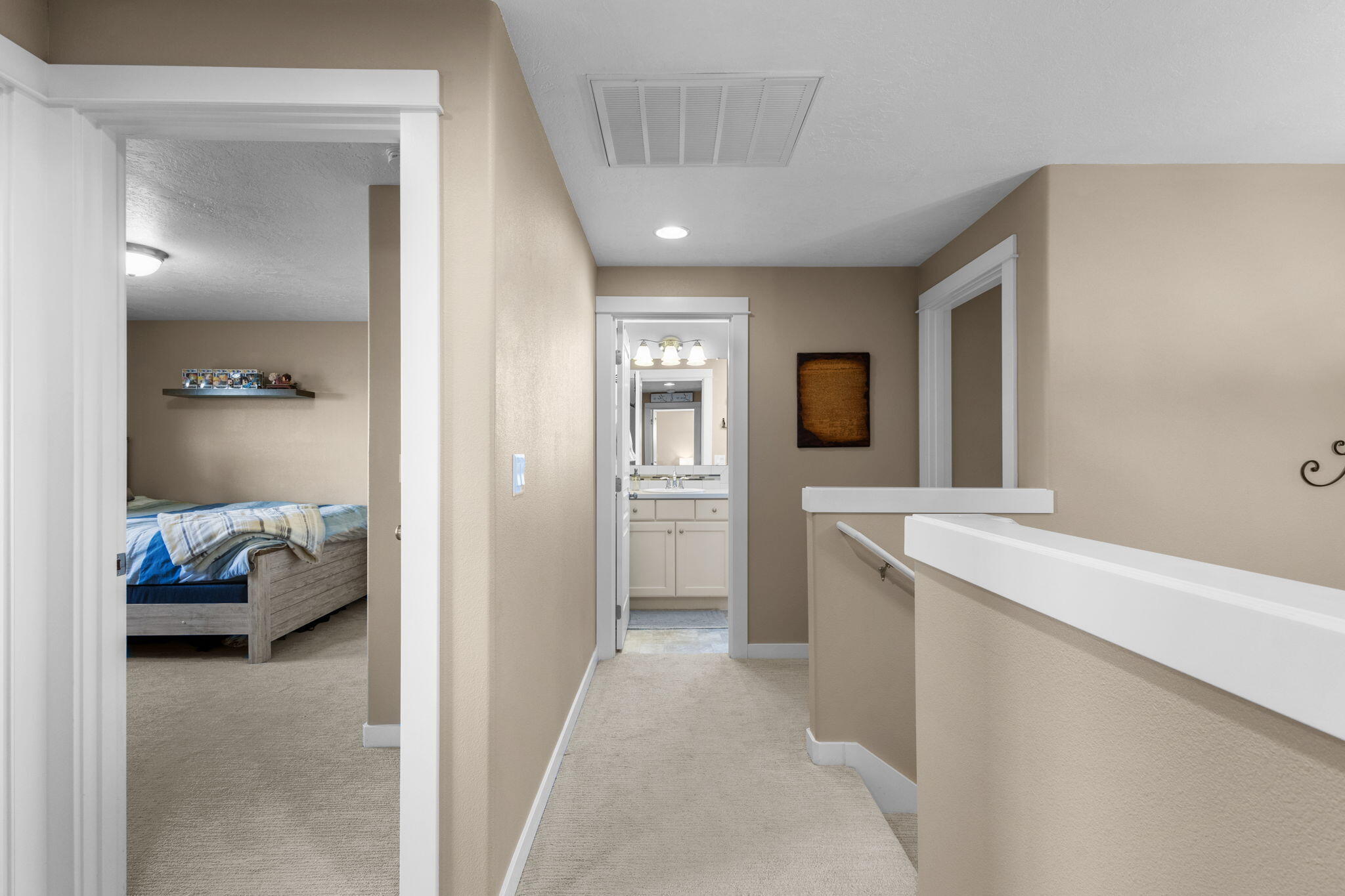 4577 SW Volcano Avenue