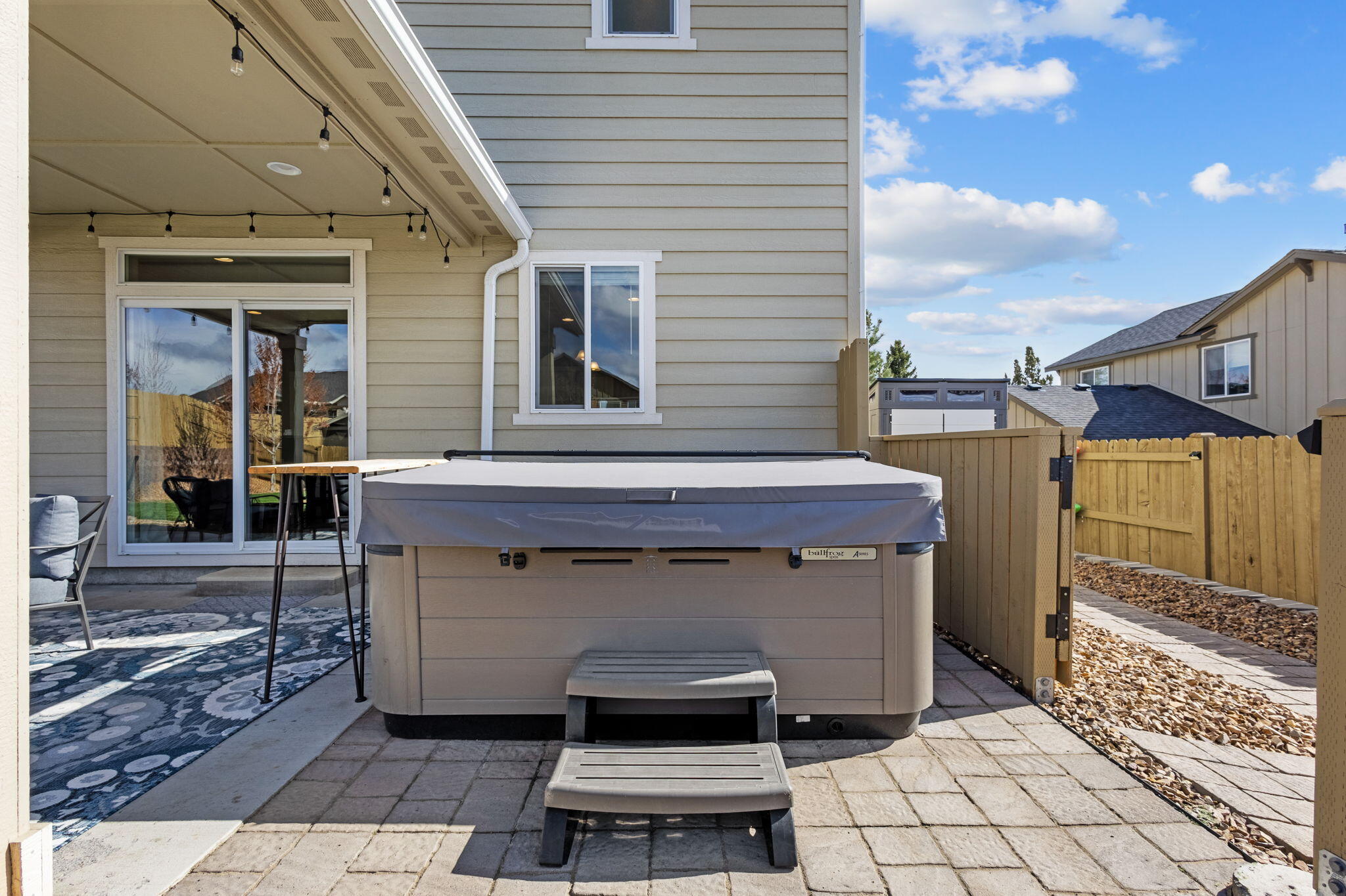 4577 SW Volcano Avenue