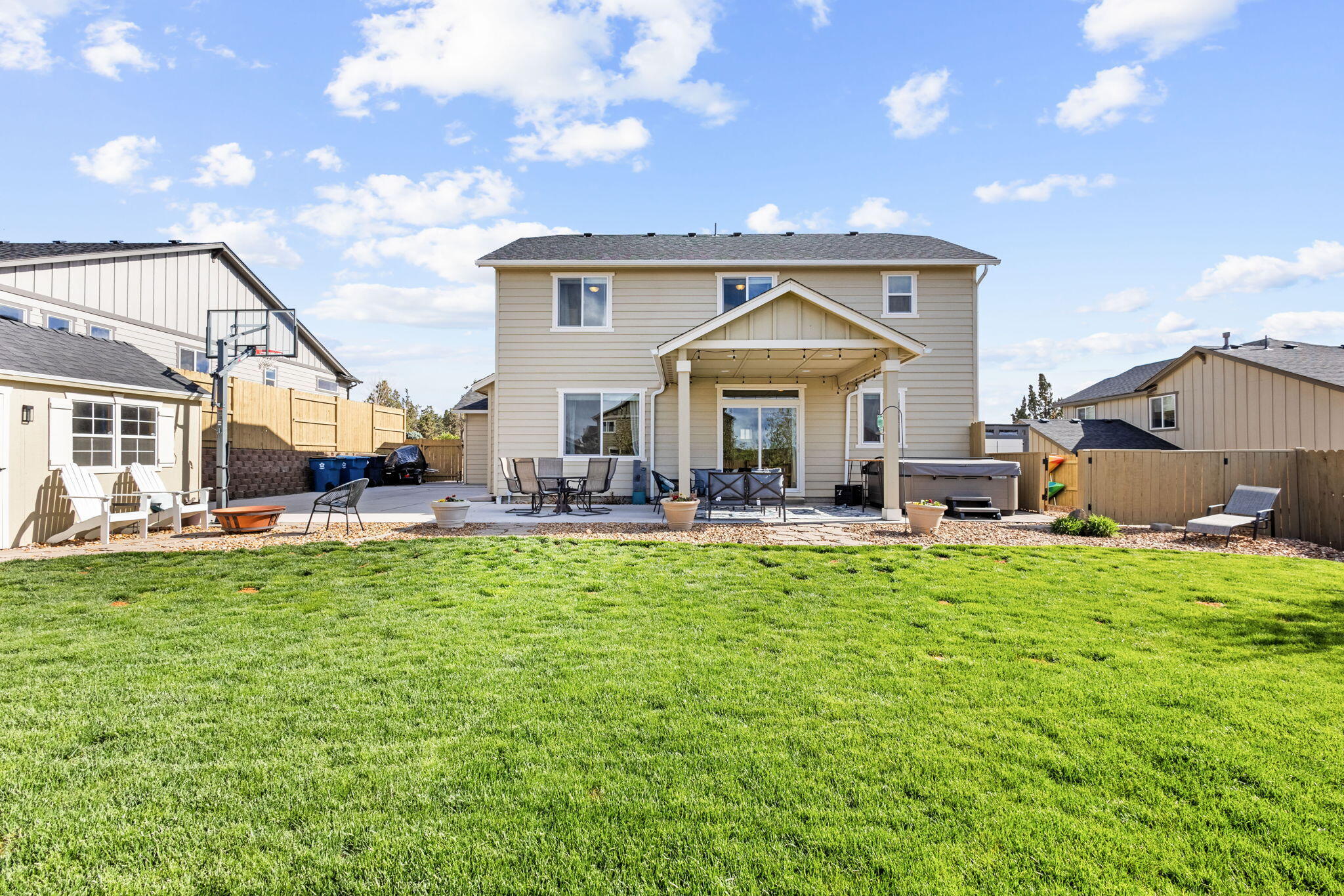 4577 SW Volcano Avenue