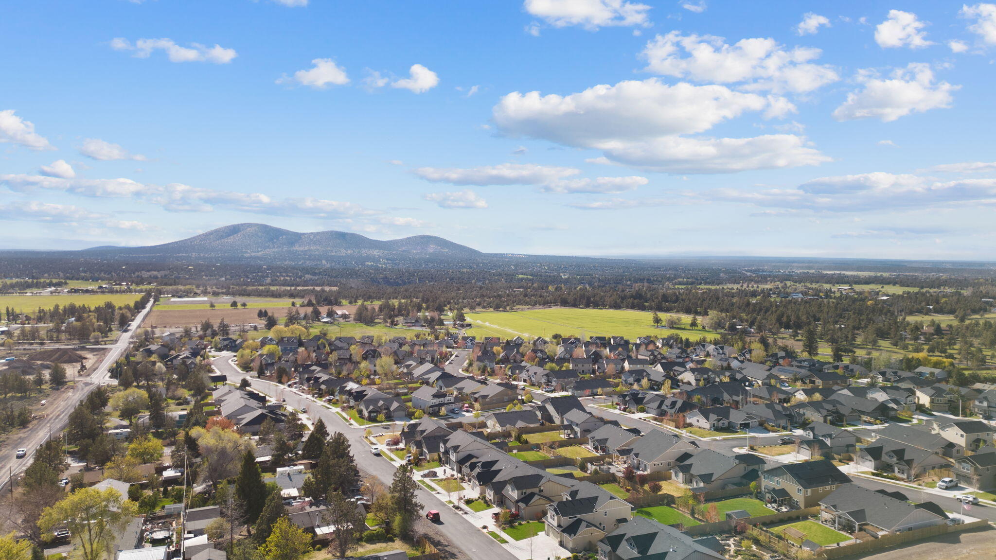 4577 SW Volcano Avenue