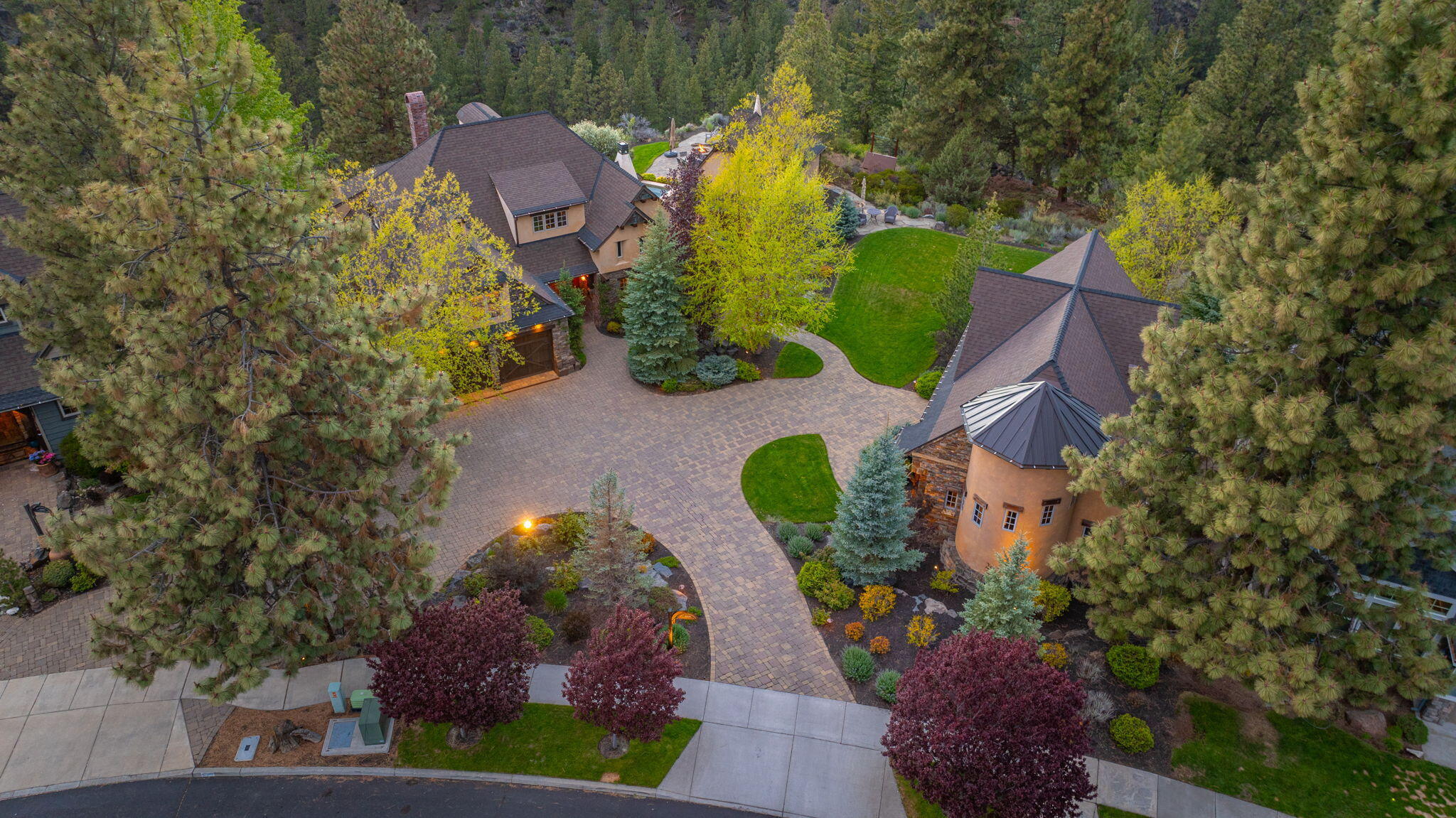 61279 Gorge View Street