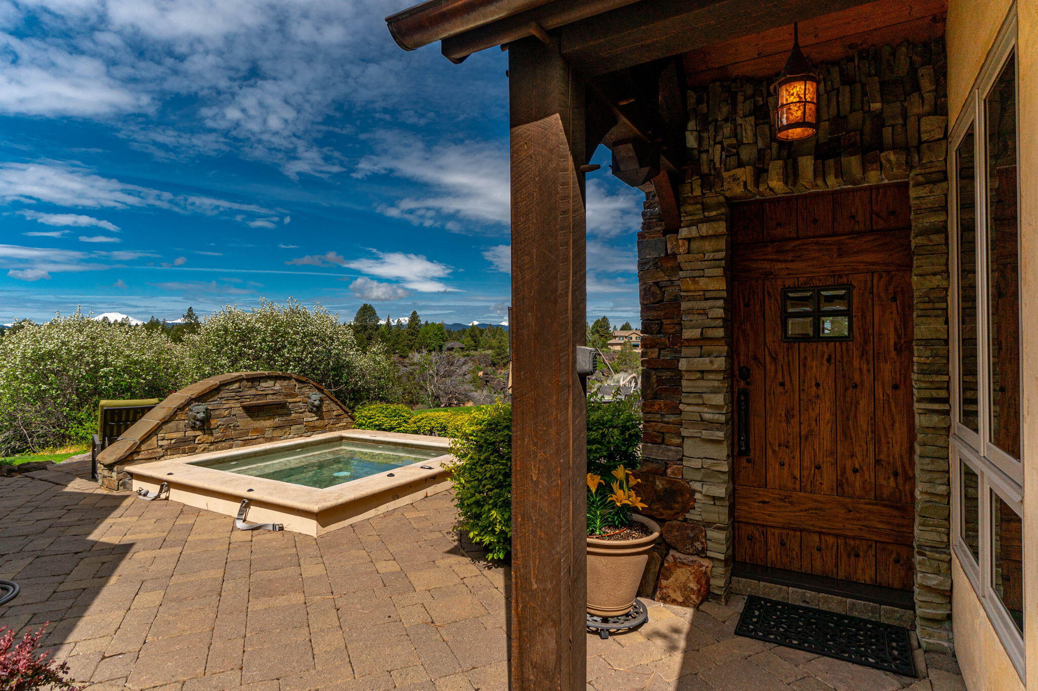 61279 Gorge View Street