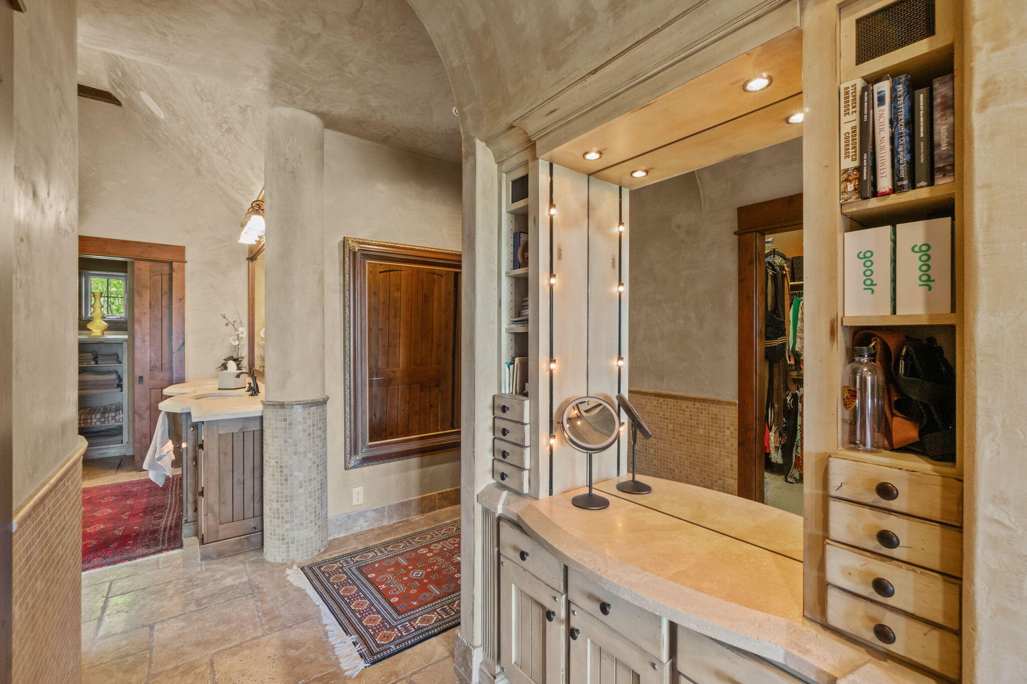 61279 Gorge View Street