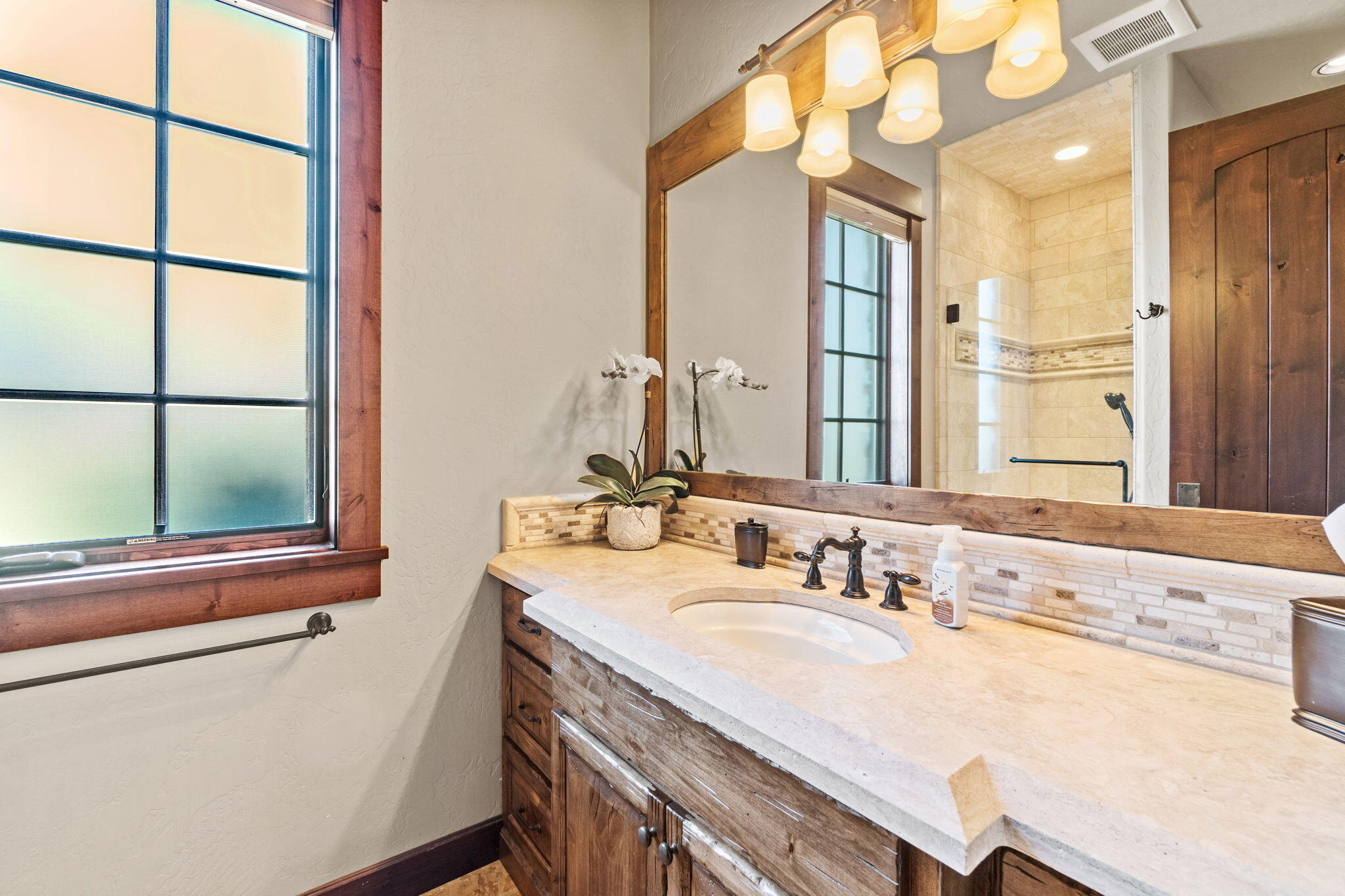 61279 Gorge View Street