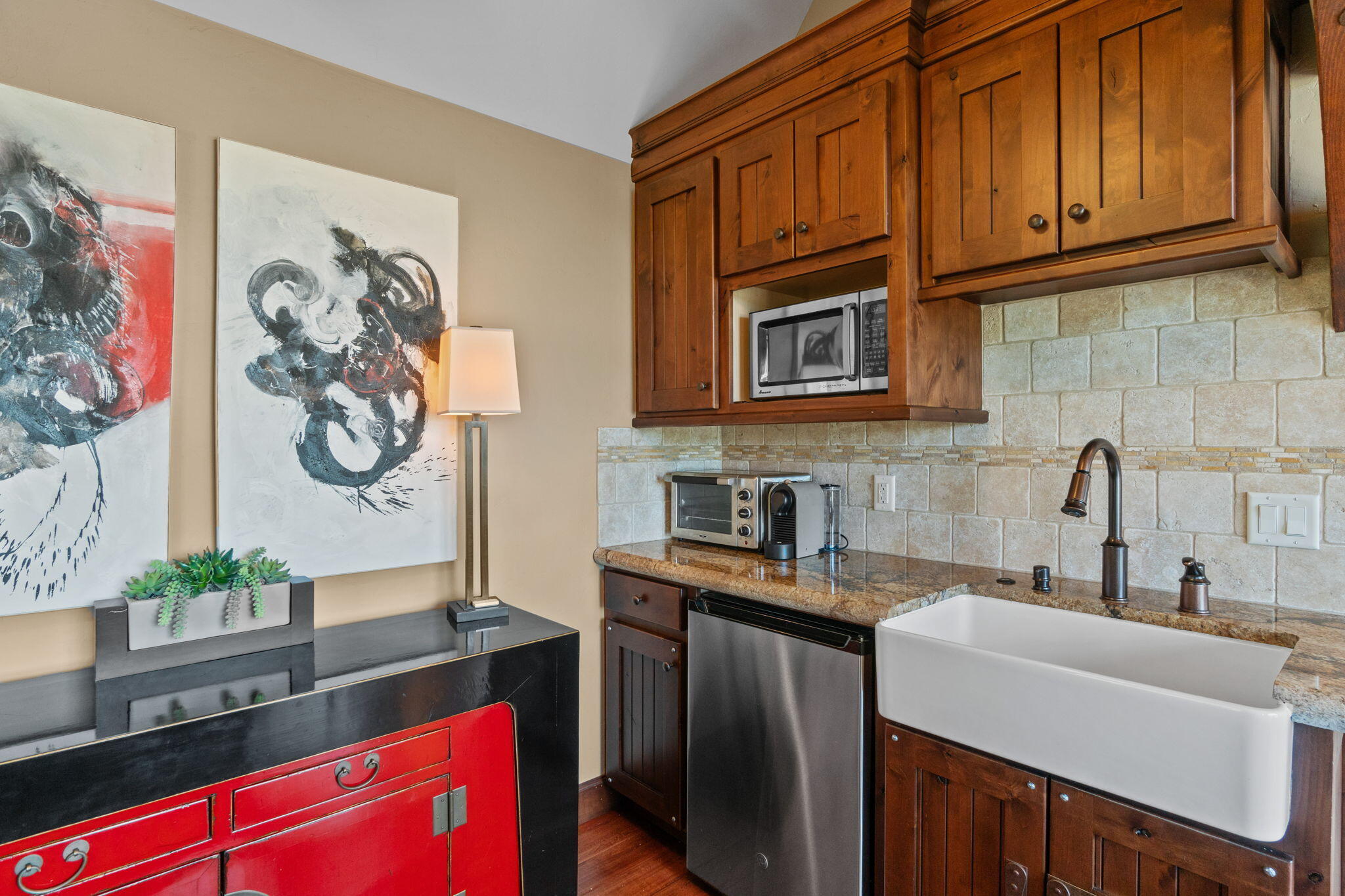 61279 Gorge View Street